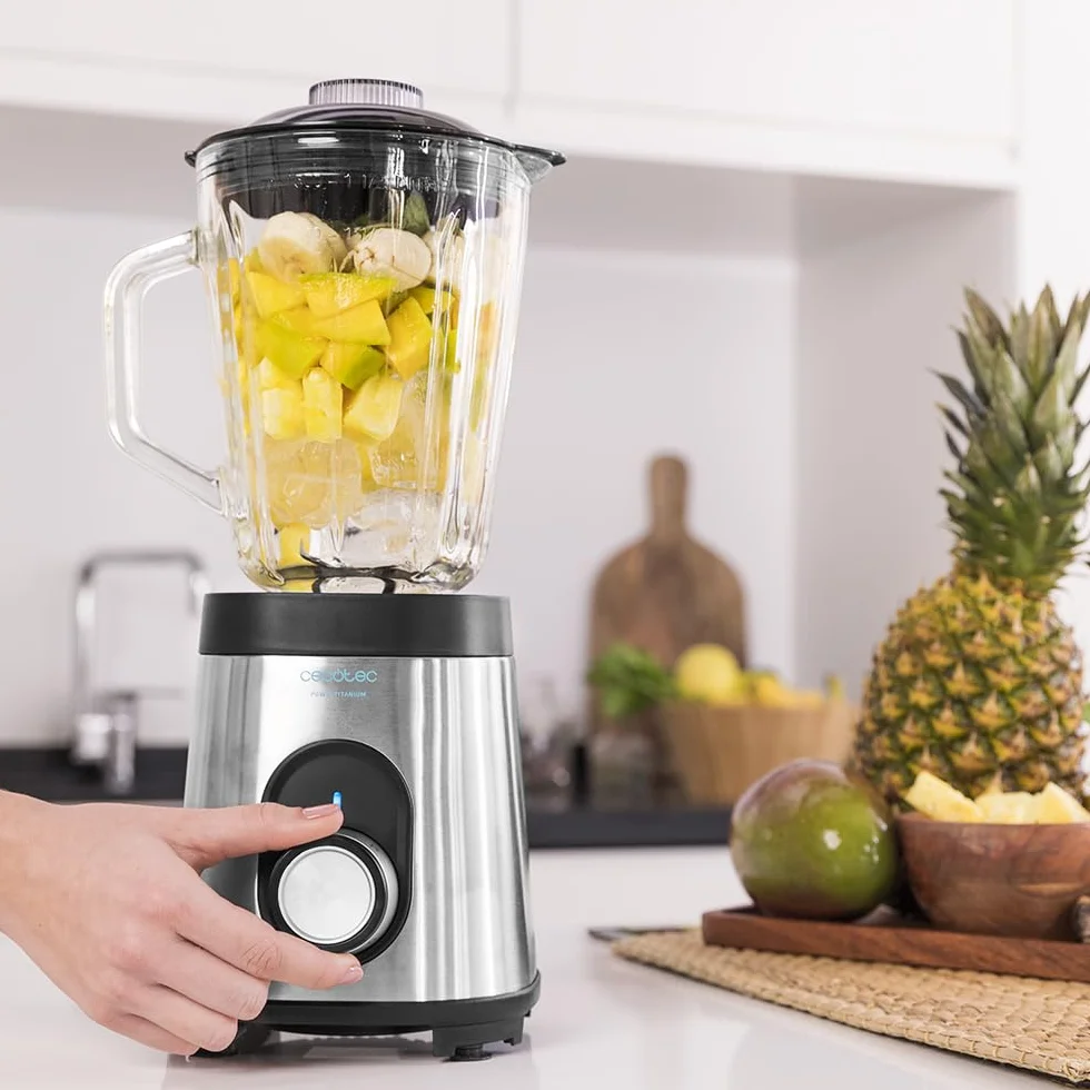 Cecotec Mixeur-blender Power Black Titanium 1800MAX Inox,1800W Puissance Maximale, 6 Lames avec Revêtement en Titane Noir, Carafe de 1,5 L, 5 Vitesses + Fonction Pulse et Bouchon Distributeur