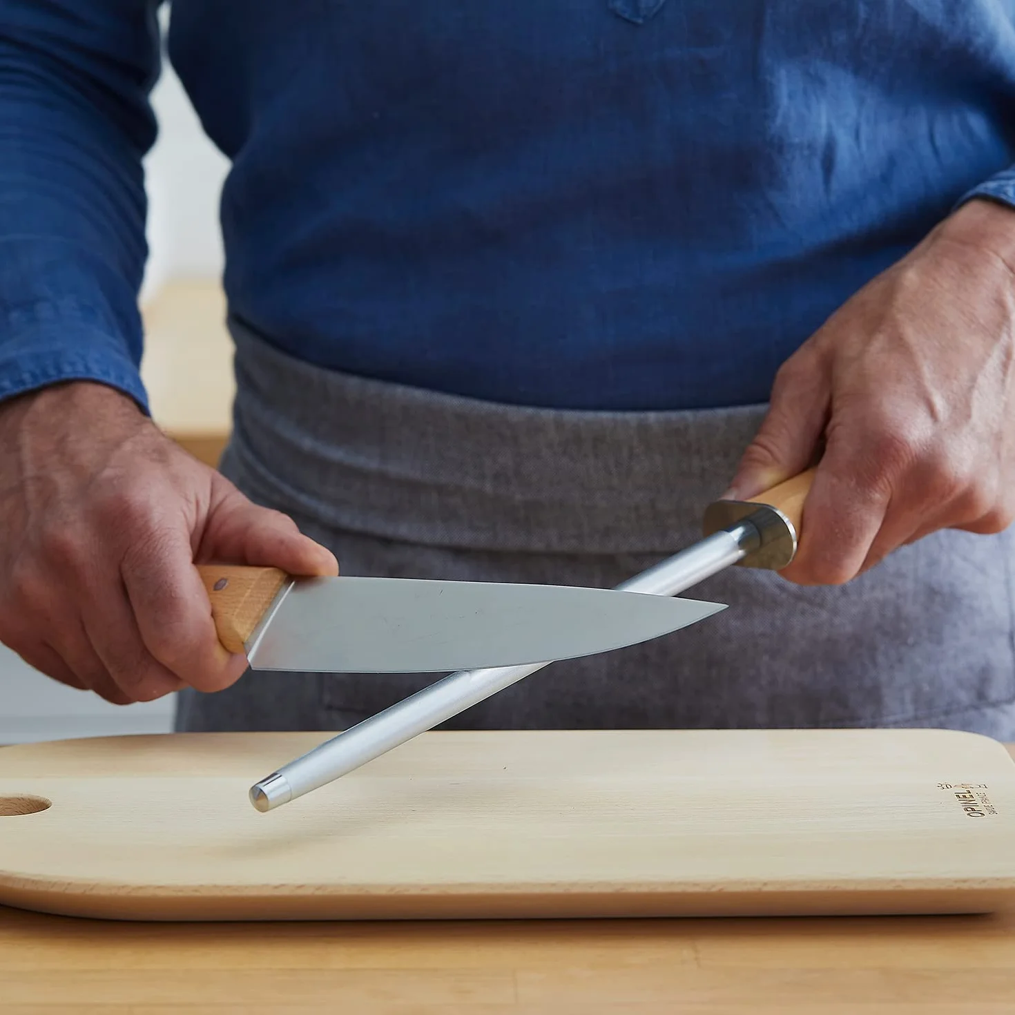 Opinel - Fusil à Aiguiser Revêtement Diamant - Ø 13 mm, Longueur 25 cm - Affûtage Couteaux de Cuisine - Manche Hêtre, Lanière Cuir - Fabrication Française
