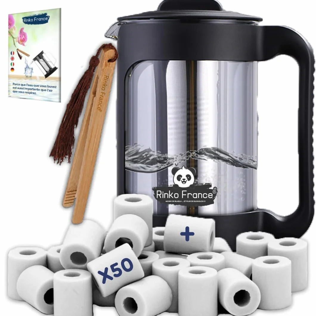 Carafe d'Eau 1,5 L avec 50 Perles de Céramique EM 100% Purification Naturelle de l'eau Potable| Billes Argile Filtrante Anti Calcaire, Chlore avec Pince en Bambou et E-Book offert