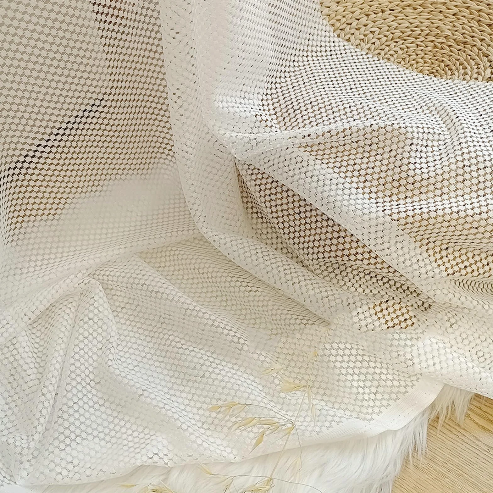 Daesar Paire de Rideaux Voilage Beige 107x160CM, Rideau Semi Transparent à Oeillets Point Rond Creux Dentelle, Uni Polyester Fenêtre Moderne Salon