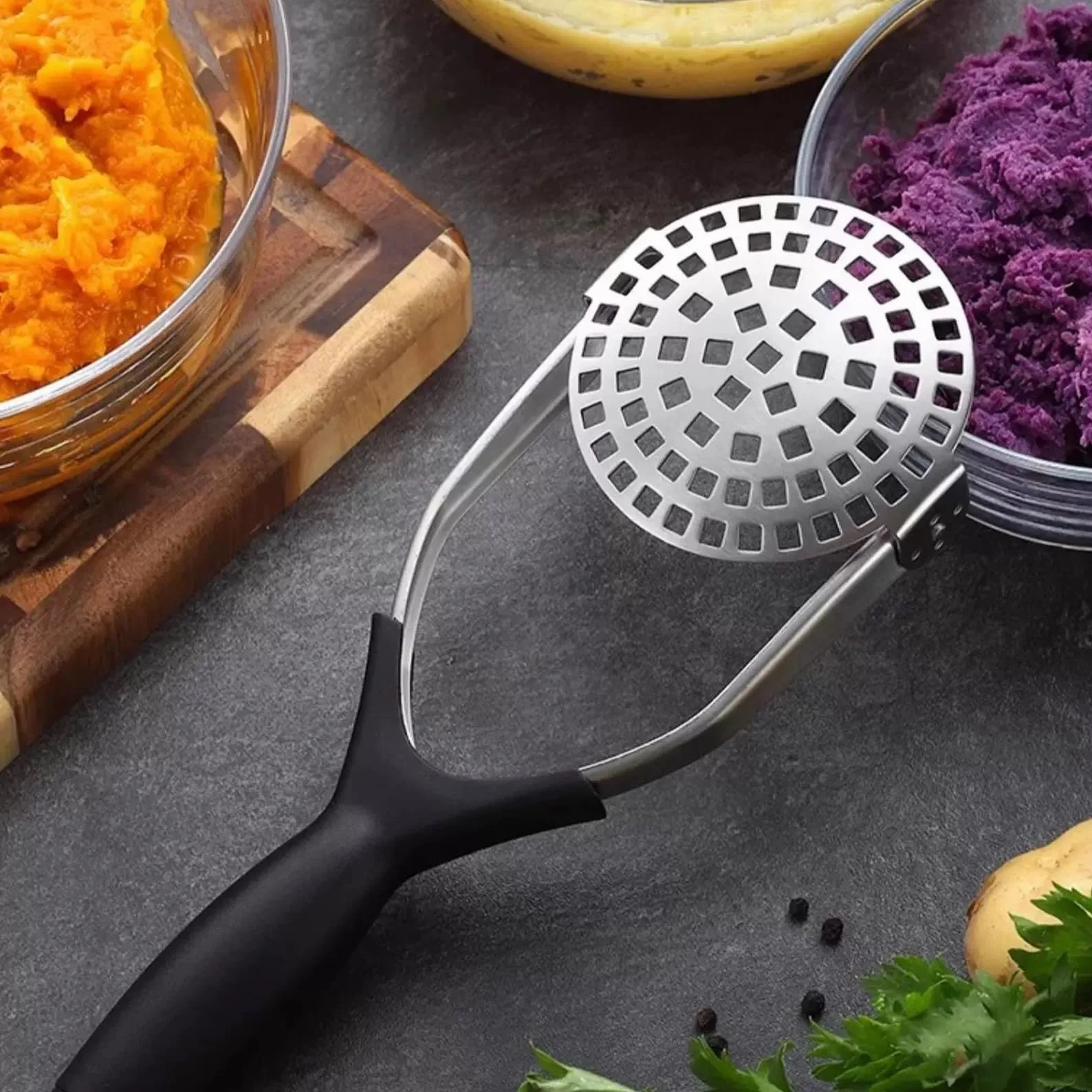 Presse-Purée en Acier Inoxydable Pliable, Ustensile de Cuisine Polyvalent pour Pommes de Terre et Légumes