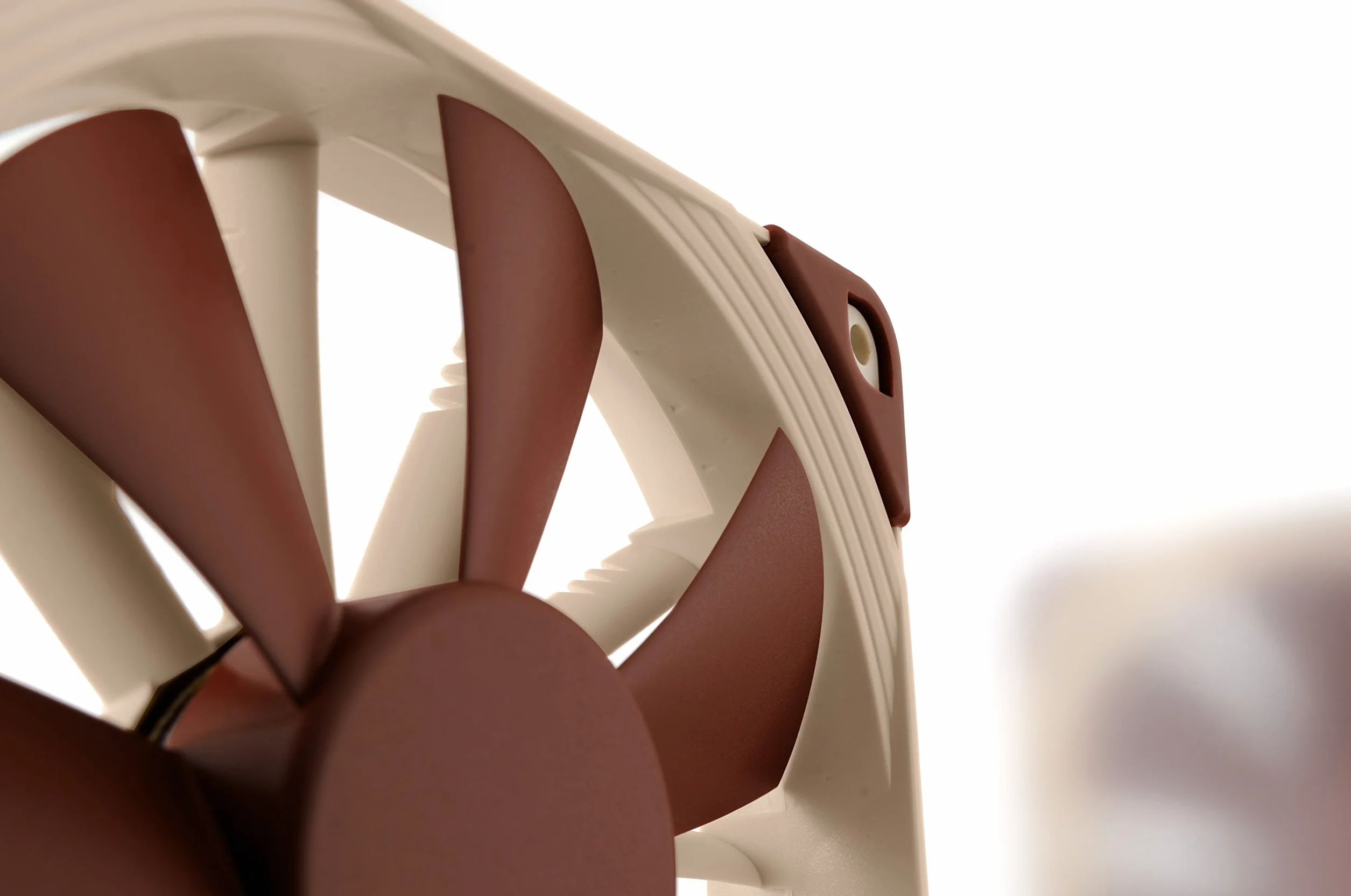 Noctua NF-F12 PWM, Cichy, 4-Pinowy Wentylator Klasy Premium (120 mm, Brązowy)
