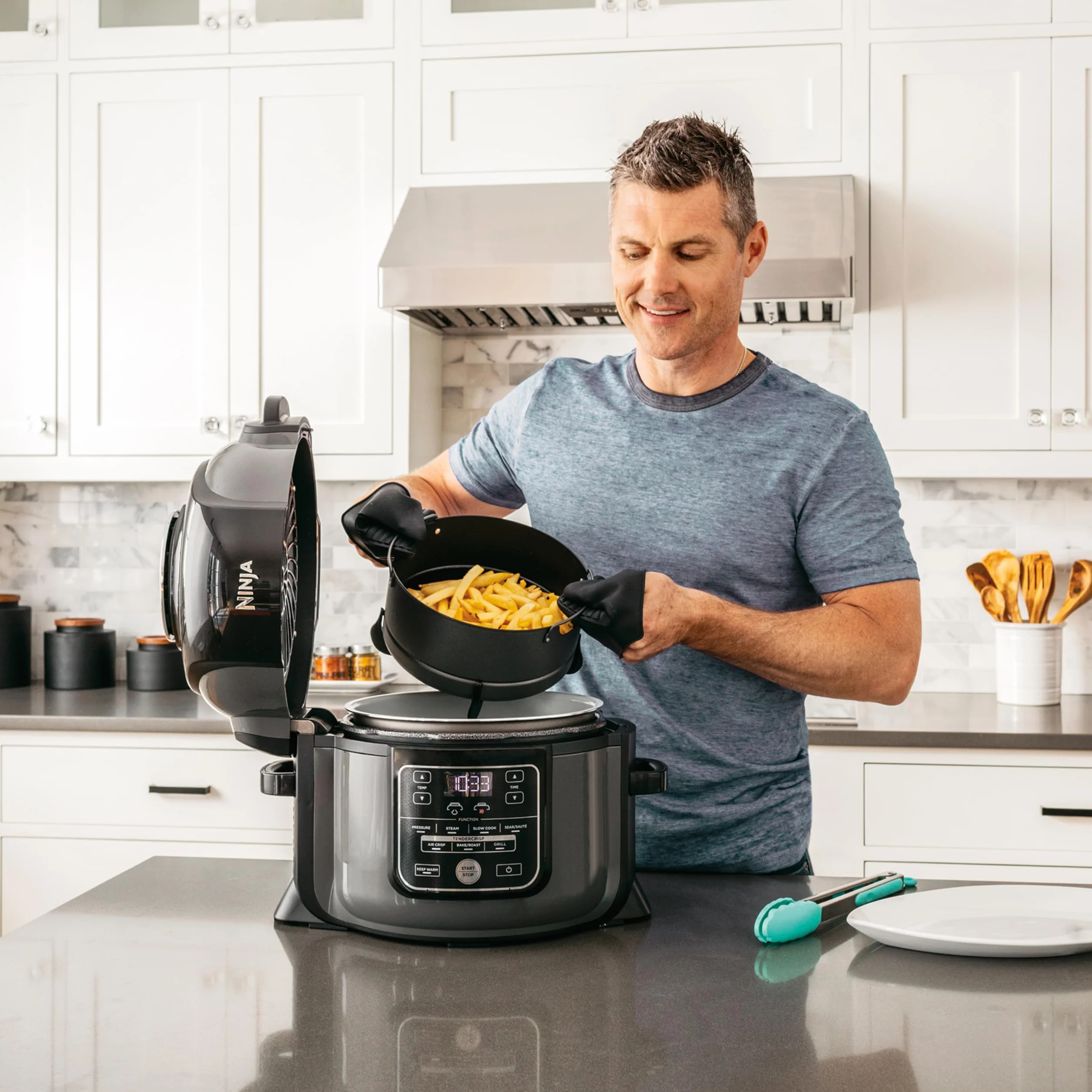 Ninja Multicuiseur Foodi, Air Fryer, 7-en-1, 6L, 7 fonctions de cuisson, Autocuiseur Multifonction, Cuisson sous pression, Friture à l'air, Cuisson lente, Gril et plus, Acier brossé et Noir, OP300EU