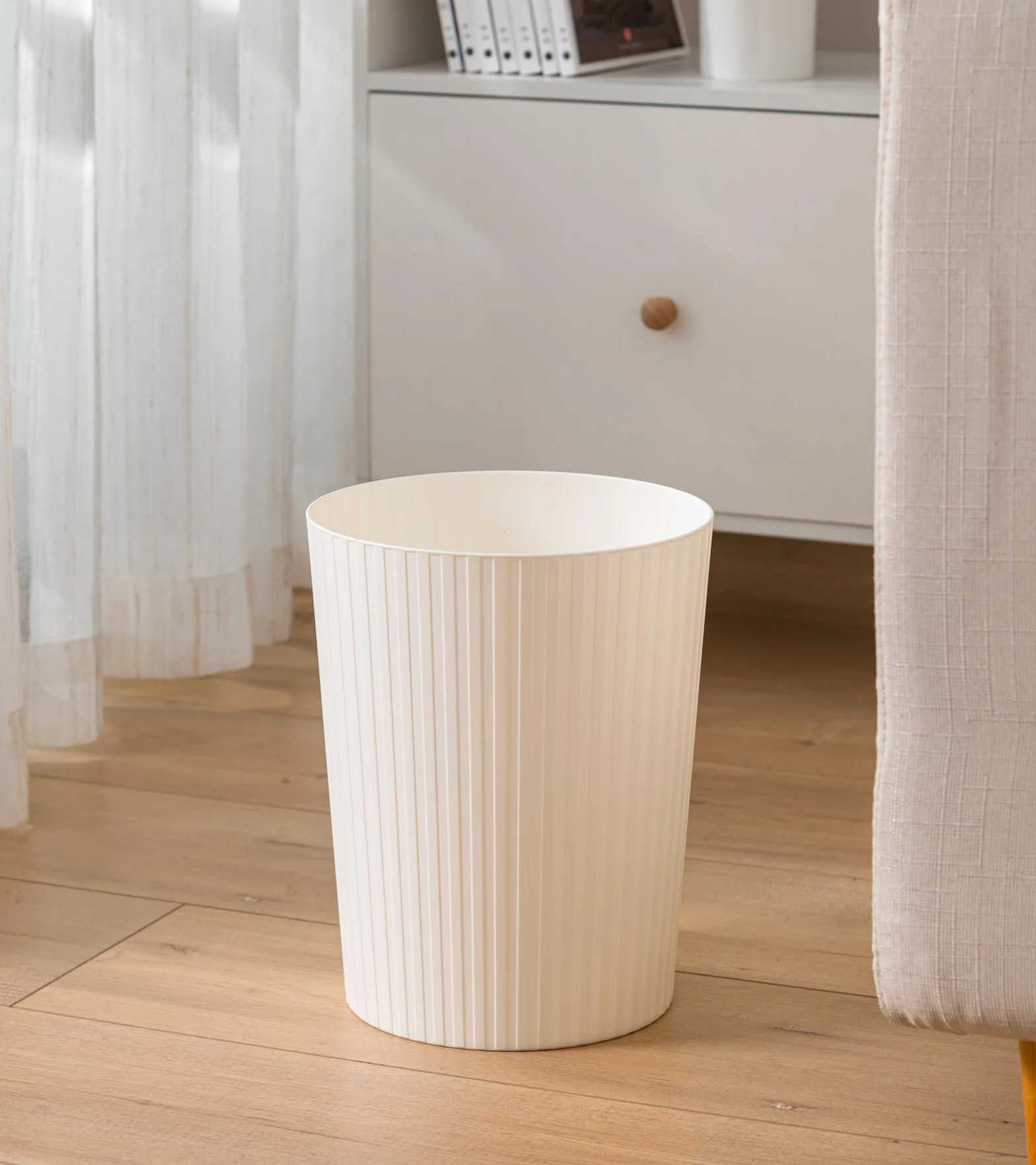 Cetomo Corbeille à Papiers Poubelle en Plastique à Rayures Ronde 7.2L 3 Pièces Empilable Sans BPA Blanc