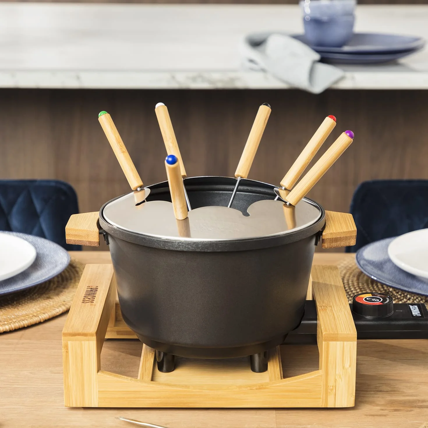 Princess Service à fondue 1,5 L pour 8 personnes – Design en bambou, caquelon antiadhésif, thermostat réglable, 8 fourchettes incluses, polyvalent, facile à nettoyer
