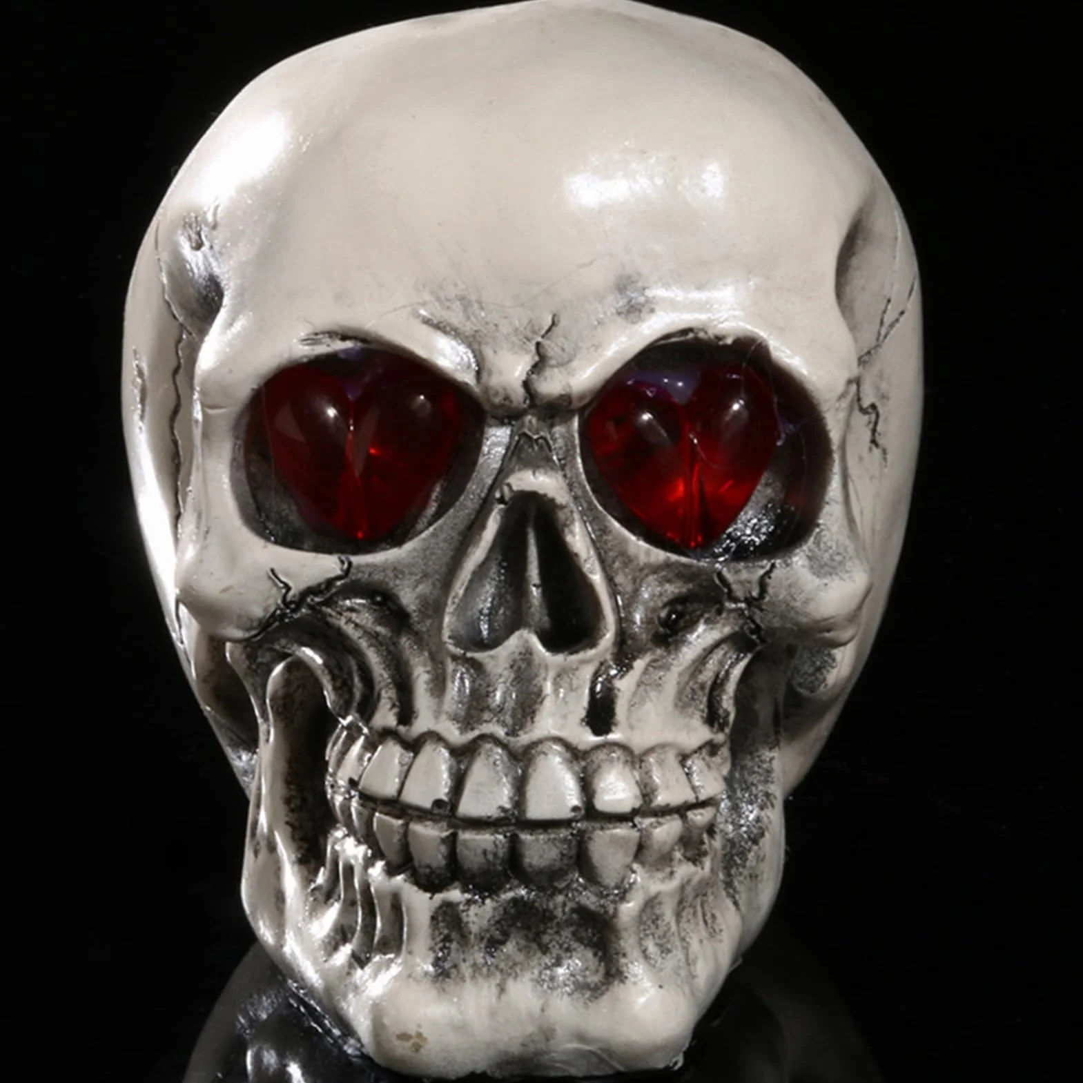 Lampe LED tête de mort résine yeux lumineux Halloween décoration gothique