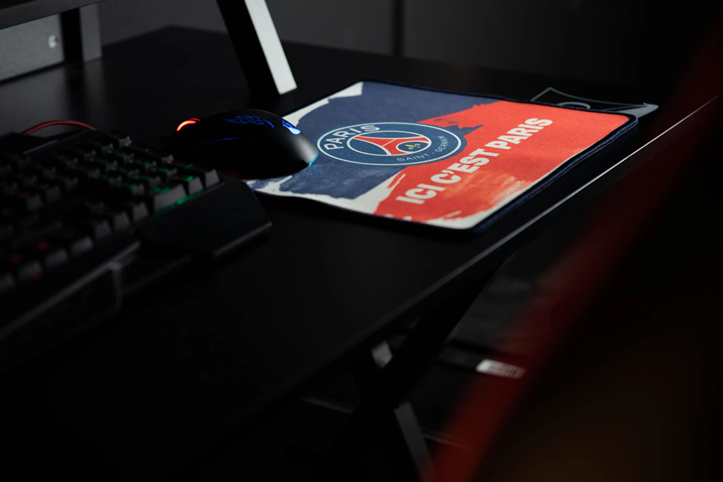 Konix Tapis de souris gaming 32 x 27 cm silicone 3D antidérapant Ici c'est Paris
