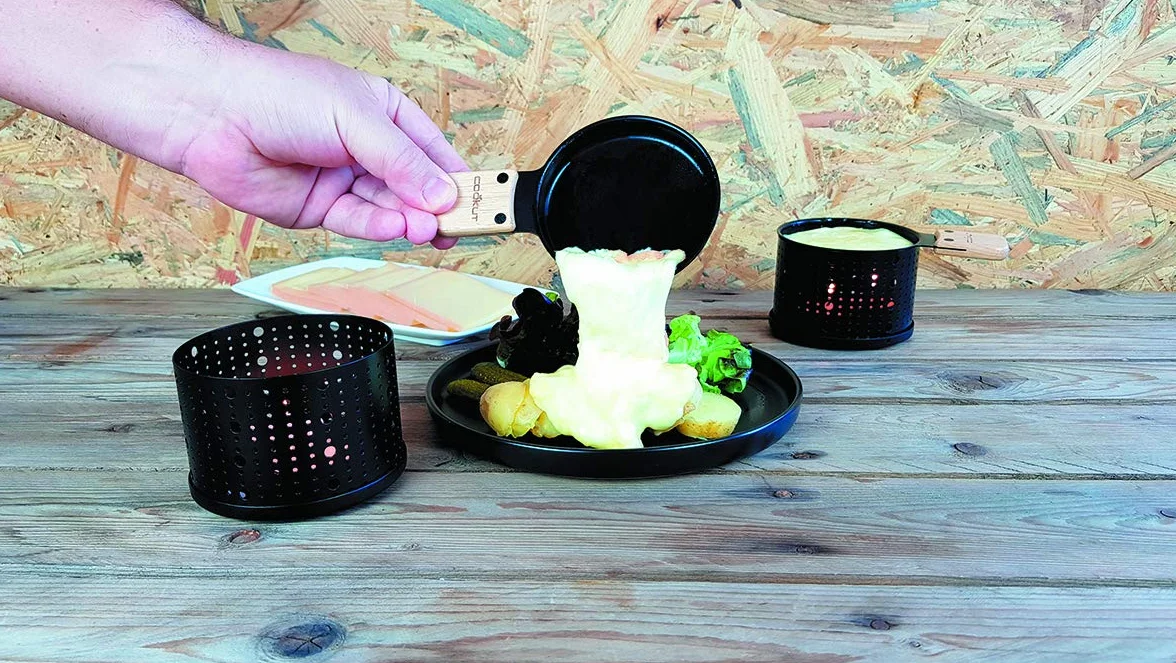 COOKUT - Lumi - Une raclette à la Bougie - Faites Fondre Votre Fromage en 3 Minutes - A Table, Devant la télé ou même en Pique Nique - Spatule Bois inclues - sans électricité - Pack de 4 appareils