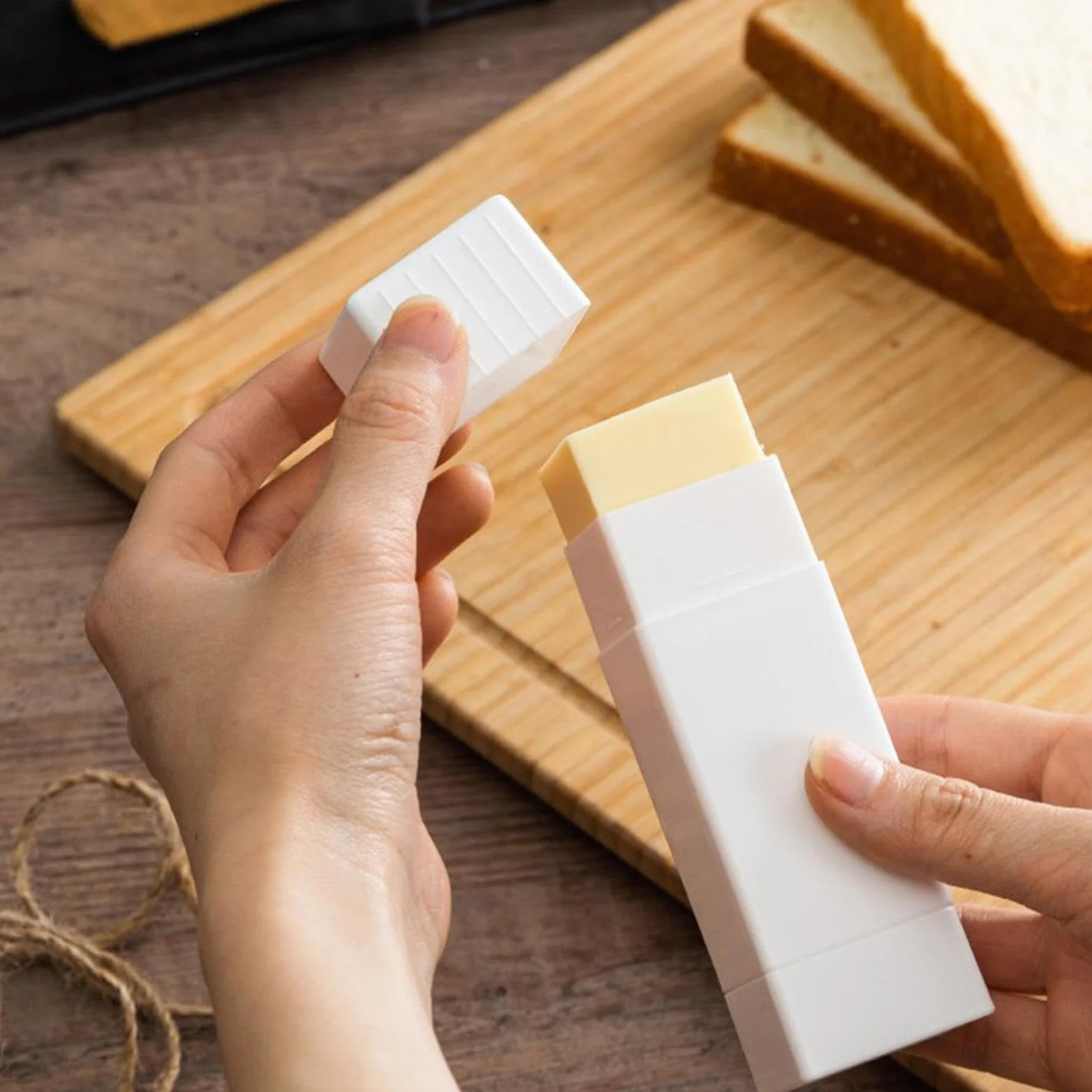 Écarteur de beurre | Porte-beurre japonais de style japonais avec couvercle | Distributeur de moulin à beurre pour beurre uniformément réparti sur toast, crêpes, maïs, gaufres, pain, frettes