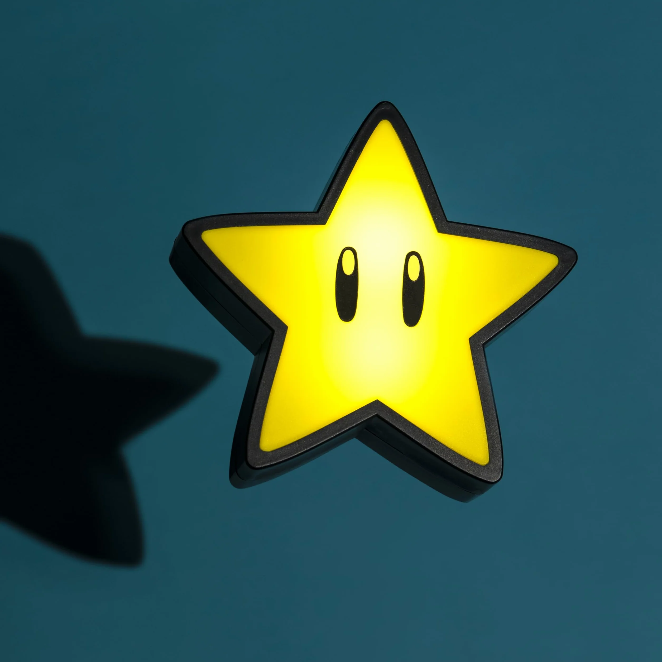Paladone Super Mario Super Star Lamp with Sound - Officielle Nintendo, Lampe Originale pour Chambre de Gamer