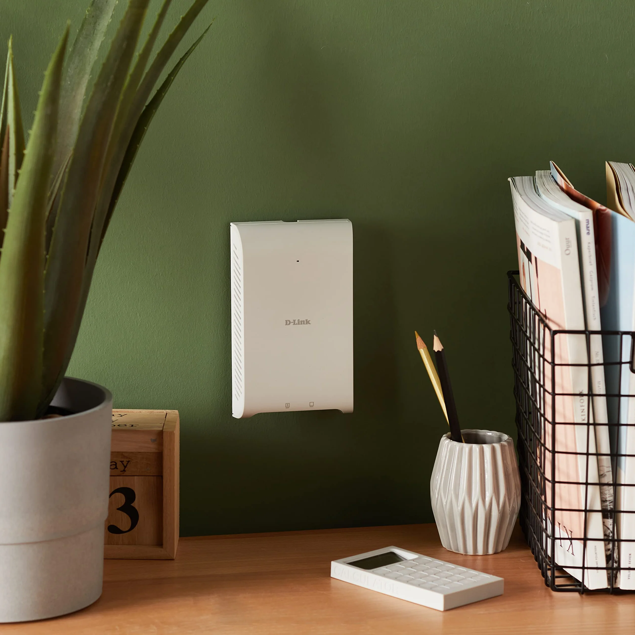 D-Link DAP-2622 Nuclias Connect Wireless AC1200 Wave 2 In-Wall PoE Access Point, wewnątrz, płyta ścienna, MU-MIMO, wiele trybów pracy, Gigabit, PoE Out, proste scentralizowane zarządzanie