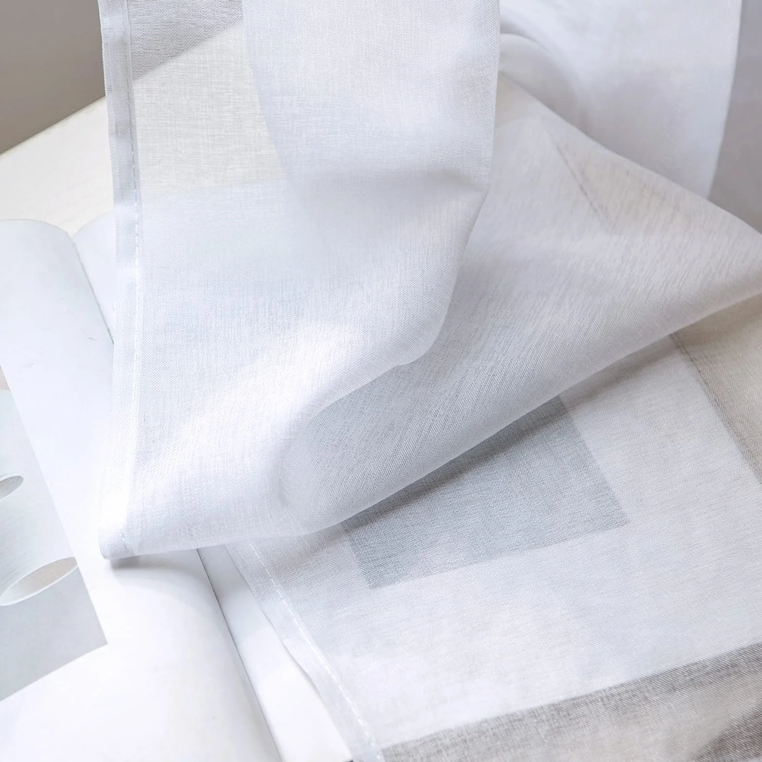 Lot de 2 Rideaux 140x225 cm Blanc Voilage à Oeillet Semi-Transparent pour Chambre Salon