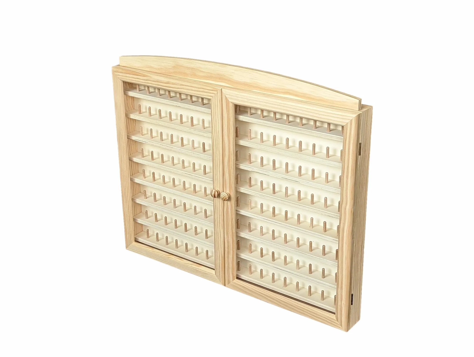 Greca Vitrine Collections dés á Coudre. Capacité 144 dés. Pin Naturel, à Peindre. Mesures (Largeur/Fond/Hauteur) :60 * 6 * 54 cms.