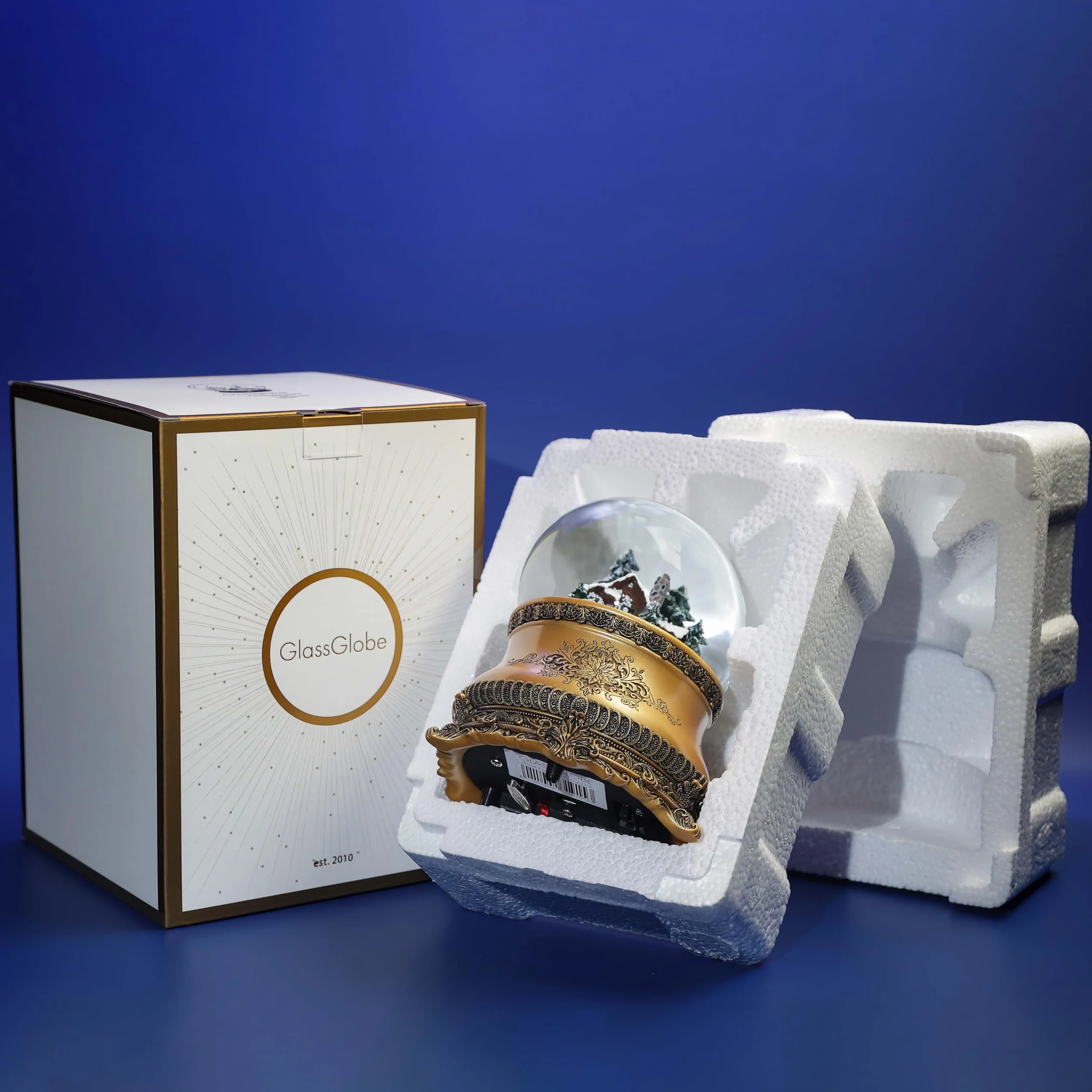 Boule à neige musicale de Noël « La petite maison dans la forêt », en verre, avec tempête de neige automatique et illuminations. Idée cadeau pour Femme, Homme, Enfant.
