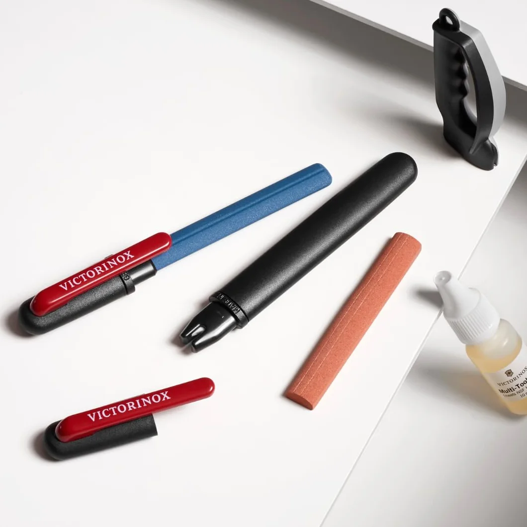 Victorinox Aiguiseur couteaux Swiss Made Portable Noir/Rouge