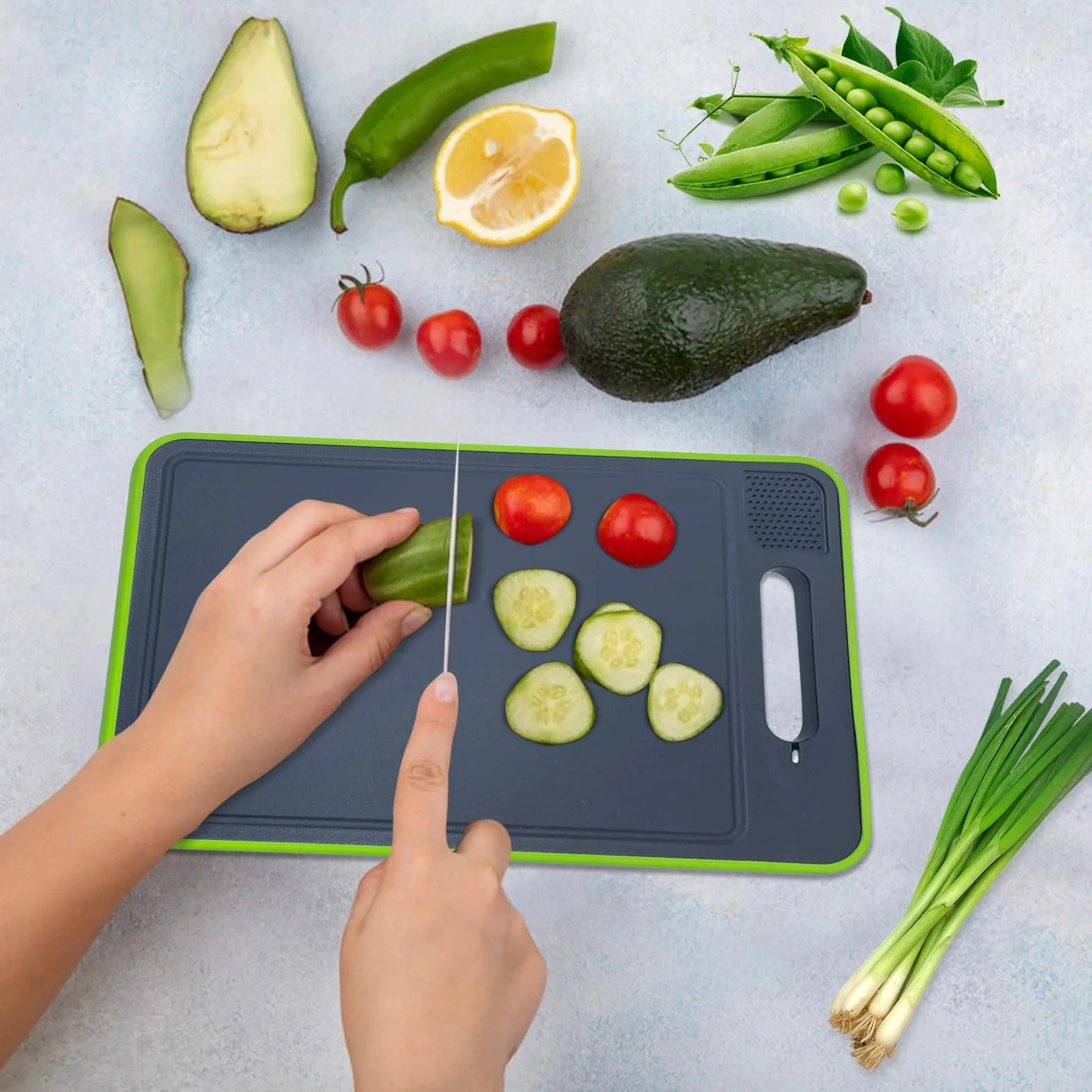 Planche à décongeler 4 en 1 Gadgets de Cuisine Pratiques, 3 x Décongélation Rapide, Planche à découper multifonctionnelle, avec Moulin à Couteaux et ail intégré