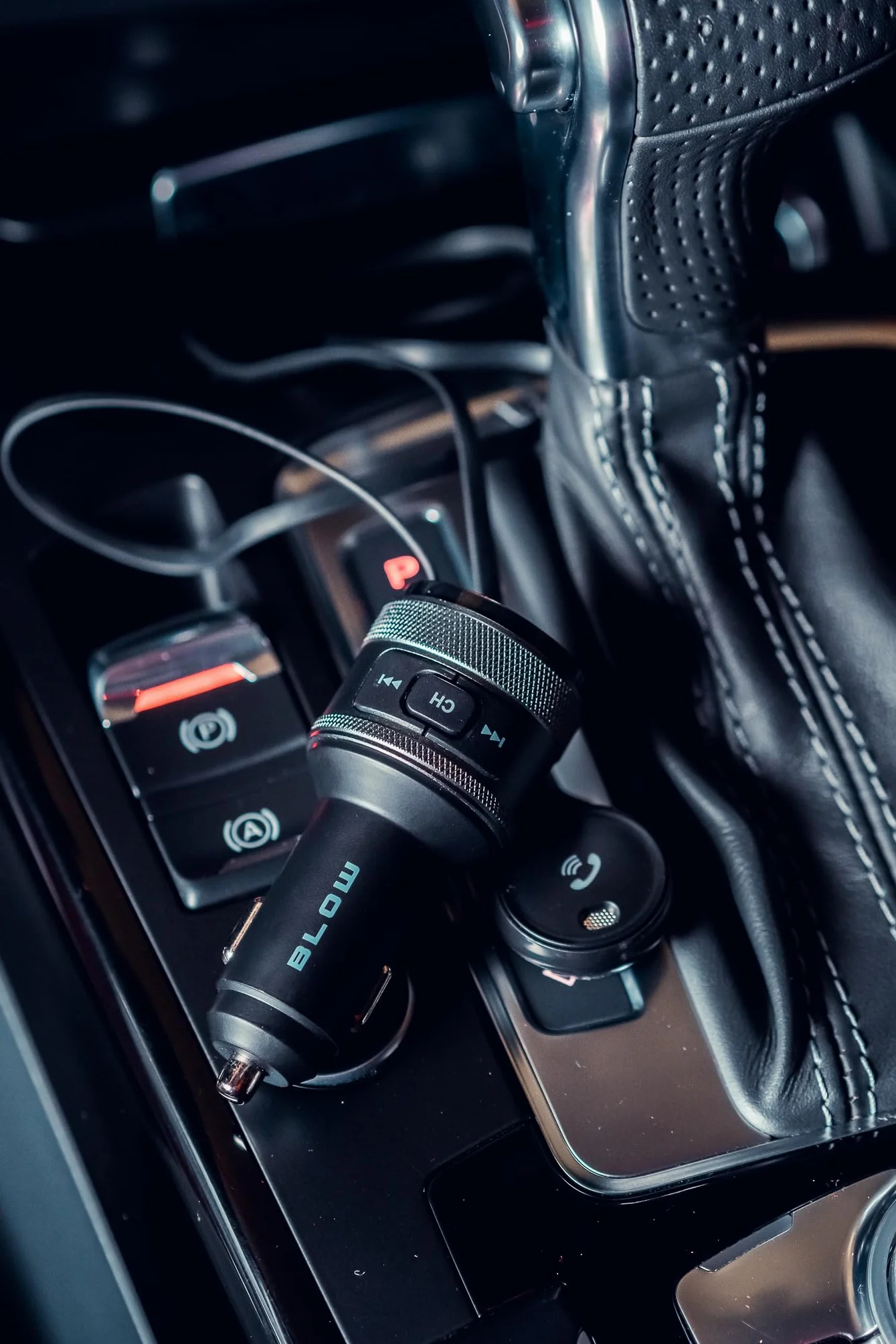 BLOW Transmiter Bluetooth ładowarka głośnomówiący