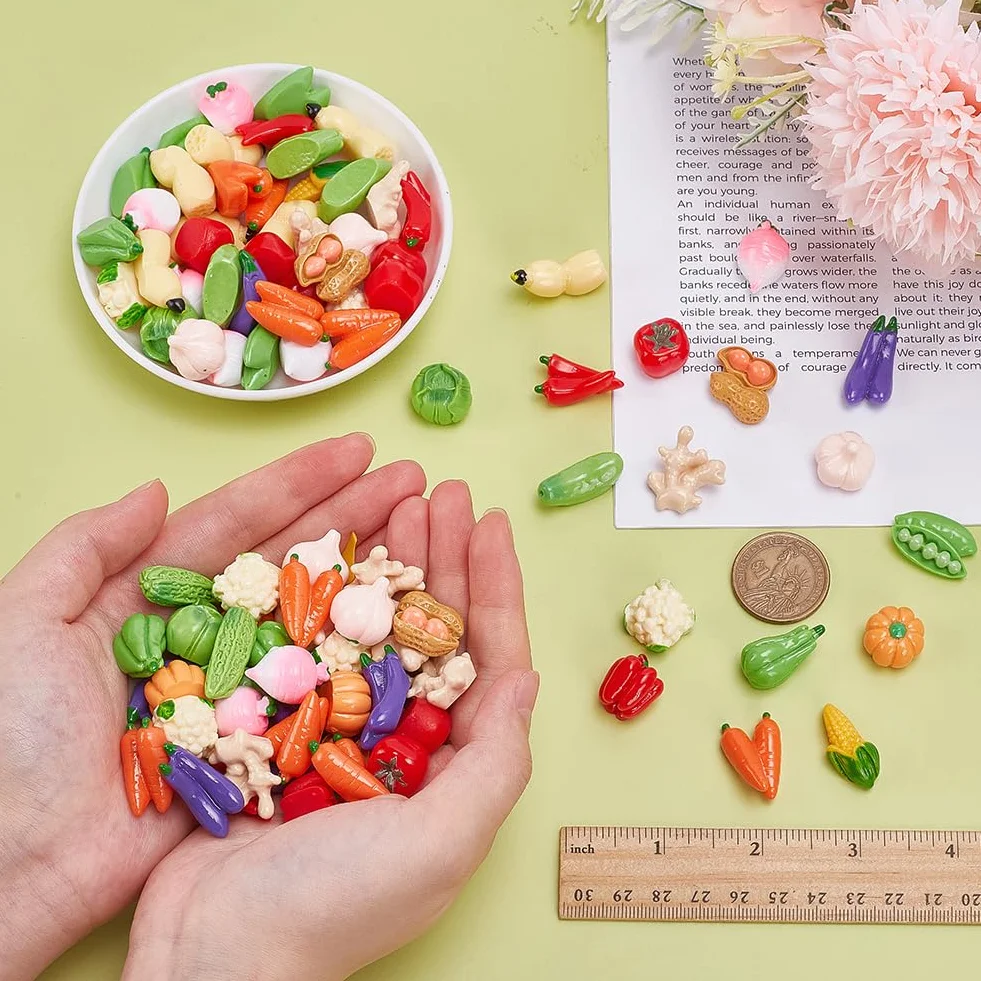 CRAFTMELODY 100Pcs Mini Figurines Légumes Artificiels Faux Tomates Carottes Oignon Champignon Décorations