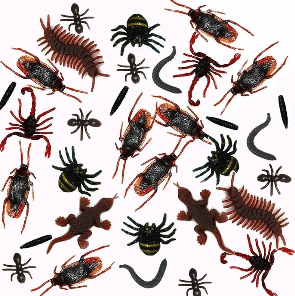 MAKFORT 100Pcs Insectes en Plastique Réalistes Cafards Araignées Scorpions Fourmis Geckos Mille-Pattes Vers Halloween