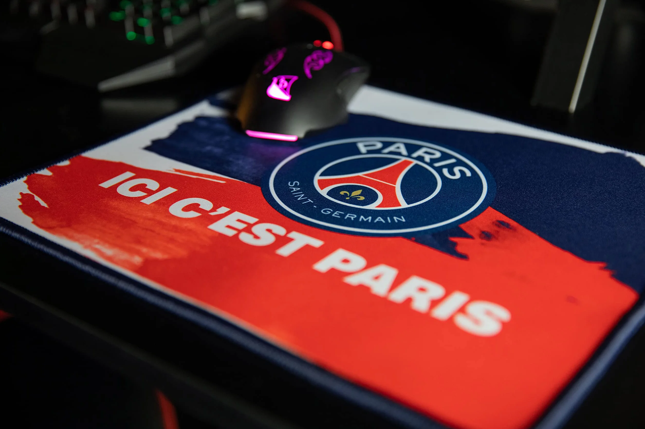Konix Tapis de souris gaming 32 x 27 cm silicone 3D antidérapant Ici c'est Paris