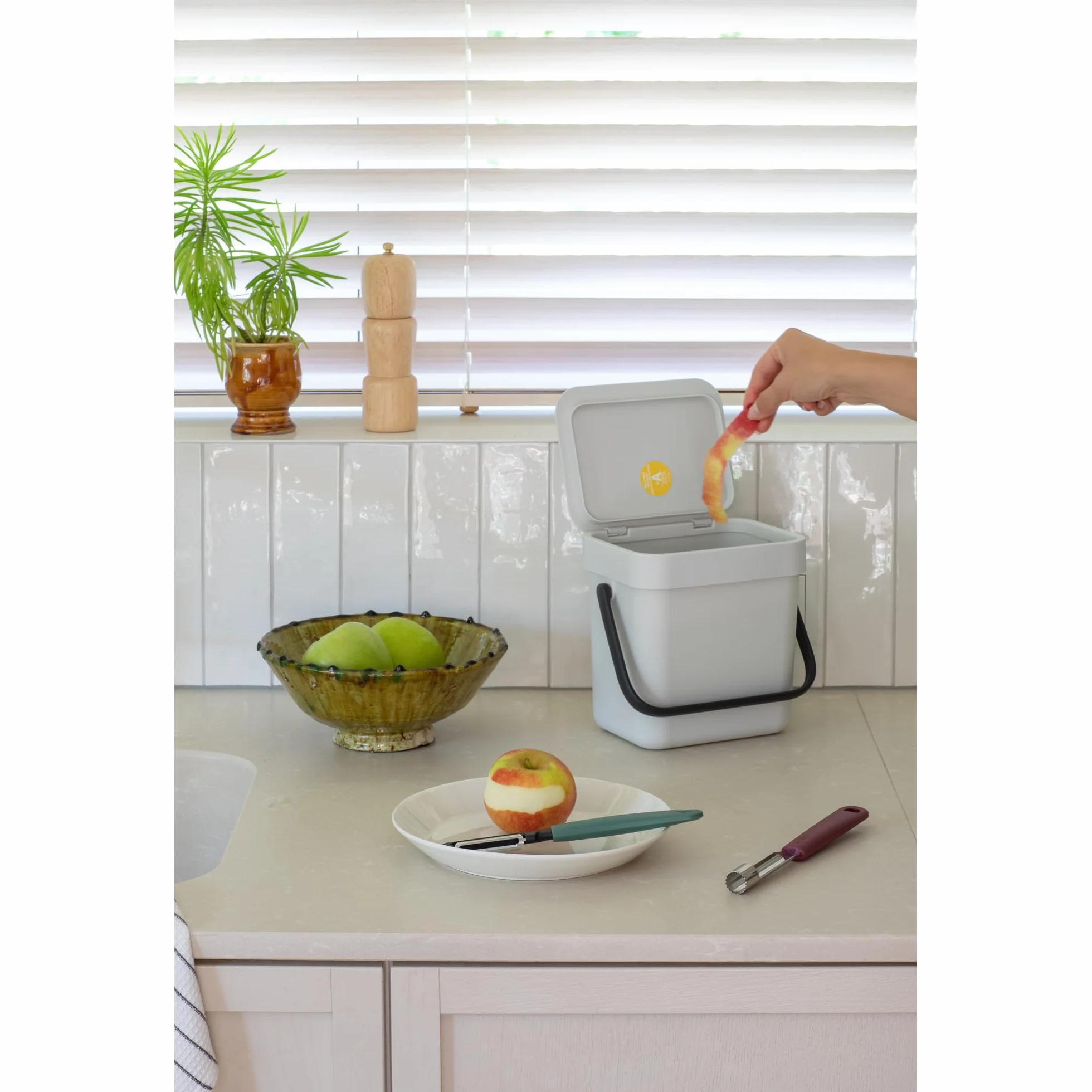 Brabantia Poubelle Sort & Go 3L Gris clair Système tri déchets poignée transport