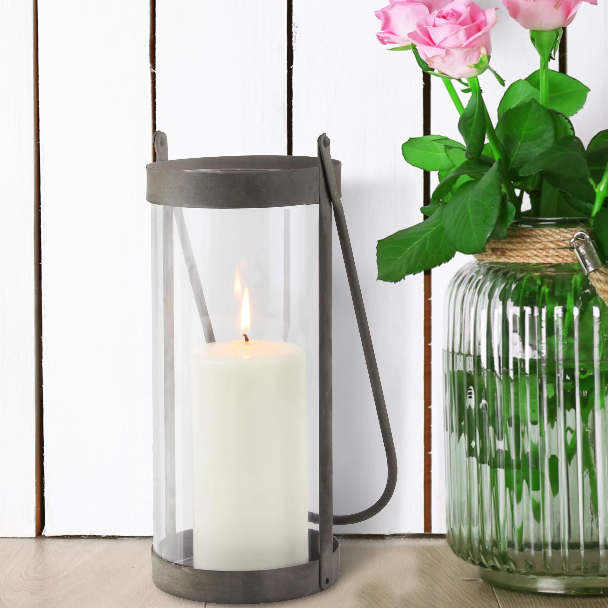 Stonebriar Lanterne à Bougie cylindrique en Verre Industriel avec Cadre et poignée en métal zingué Rustique