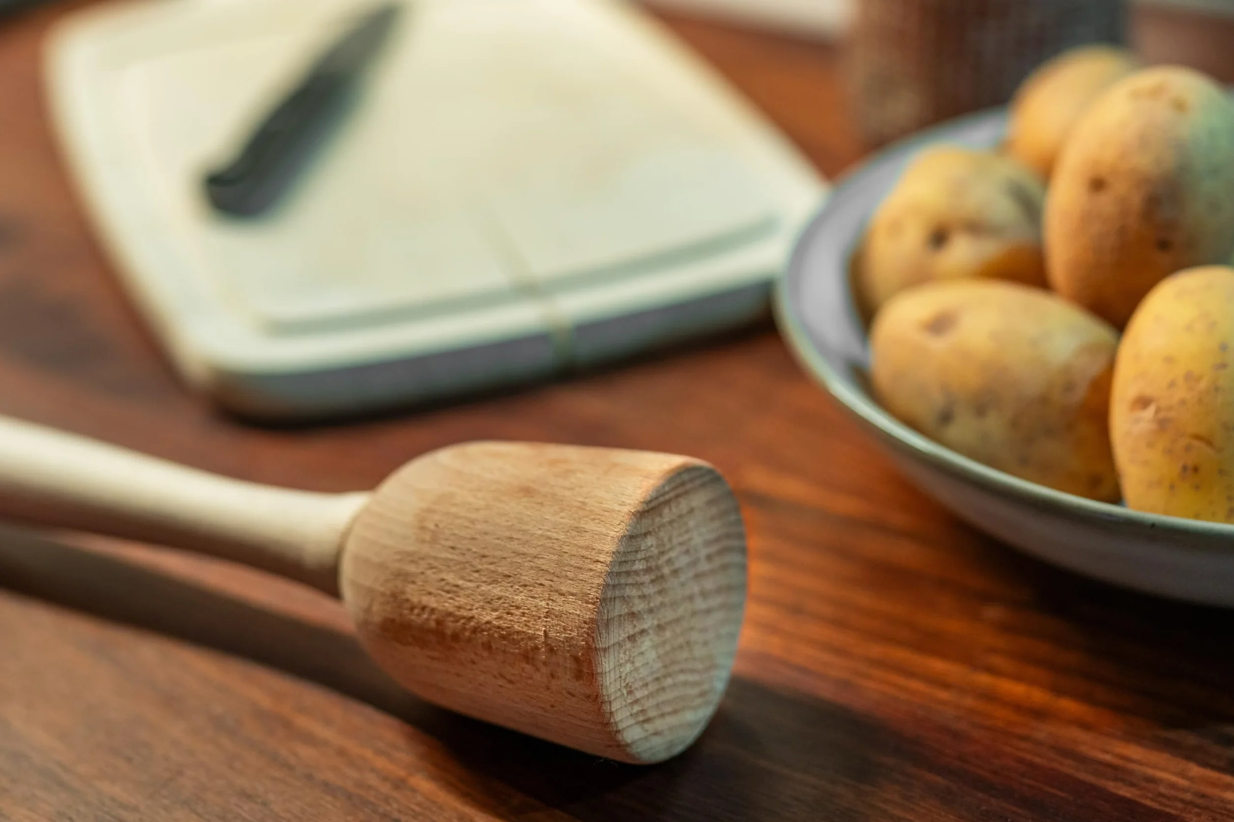 Chinchilla® Presse-purée en bois de hêtre marron écologique pour pommes de terre et légumes ergonomique