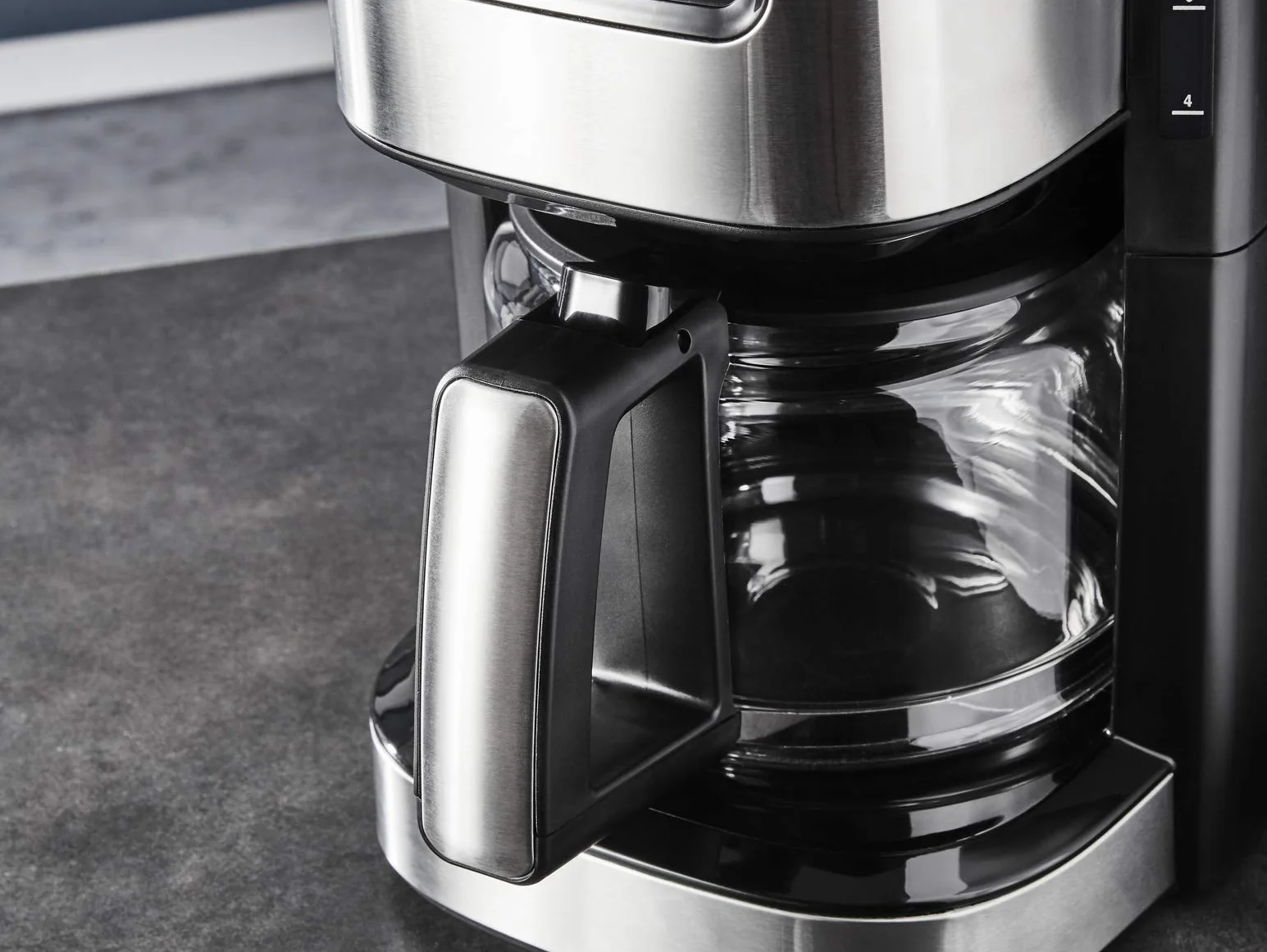 Krups Cafetière programmable 24h, Inox premium, 1,25 L jusqu'à 15 tasses, Réglage intensité, Fonction 1 à 4 tasses pratique, Arrêt auto après 30 min, Anti-goutte, Excellence KM480D10