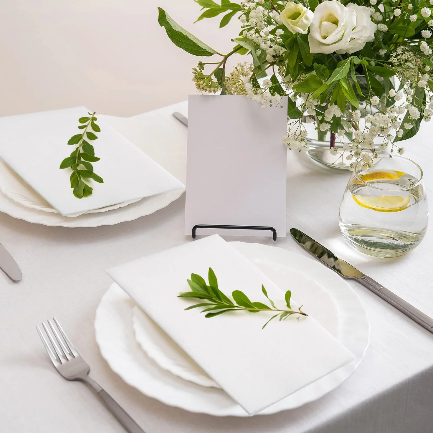 LEKOCH 200 pcs Serviettes de Tables Jetables Intisse Blanche Serviette papier Qualité Rectangle pour fêtes mariage noel 43 * 30cm