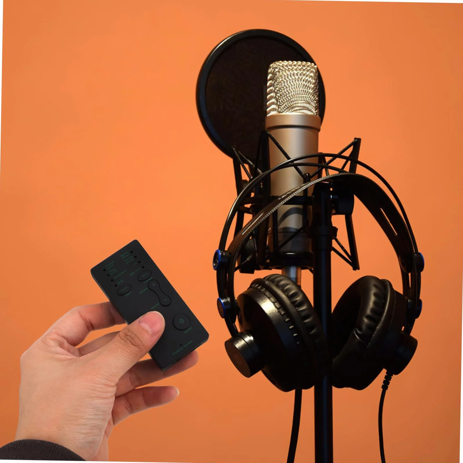 Uonlytech Przenośny Transformator Głosu z Efektami Dźwiękowymi Urządzenie Dźwiękowe Do Streamingu i Nagrywania Telefony Wyraźny Dźwięk i Łatwa Obsługa