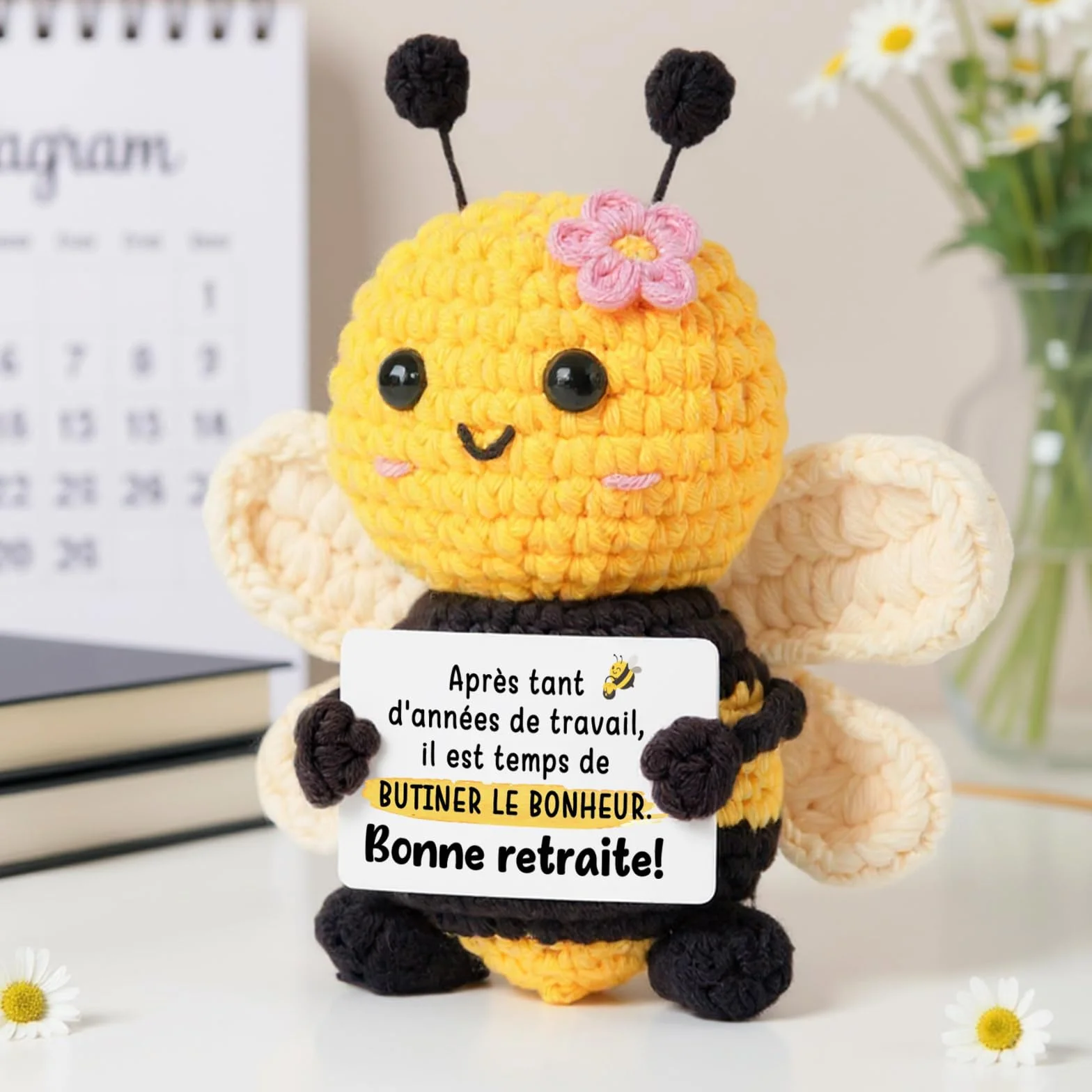 Gleevara Cadeau Retraite Femme Homme, Abeille Mignonne au Crochet Faite Main - Décoration Bureau Maison