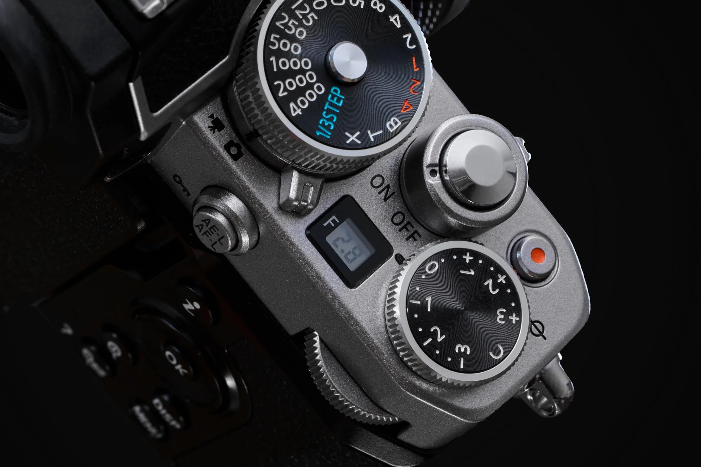 Nikon Z Fc Kit Z fc Aparat Fotograficzny, Srebrny/Czarny, 20,9 MP