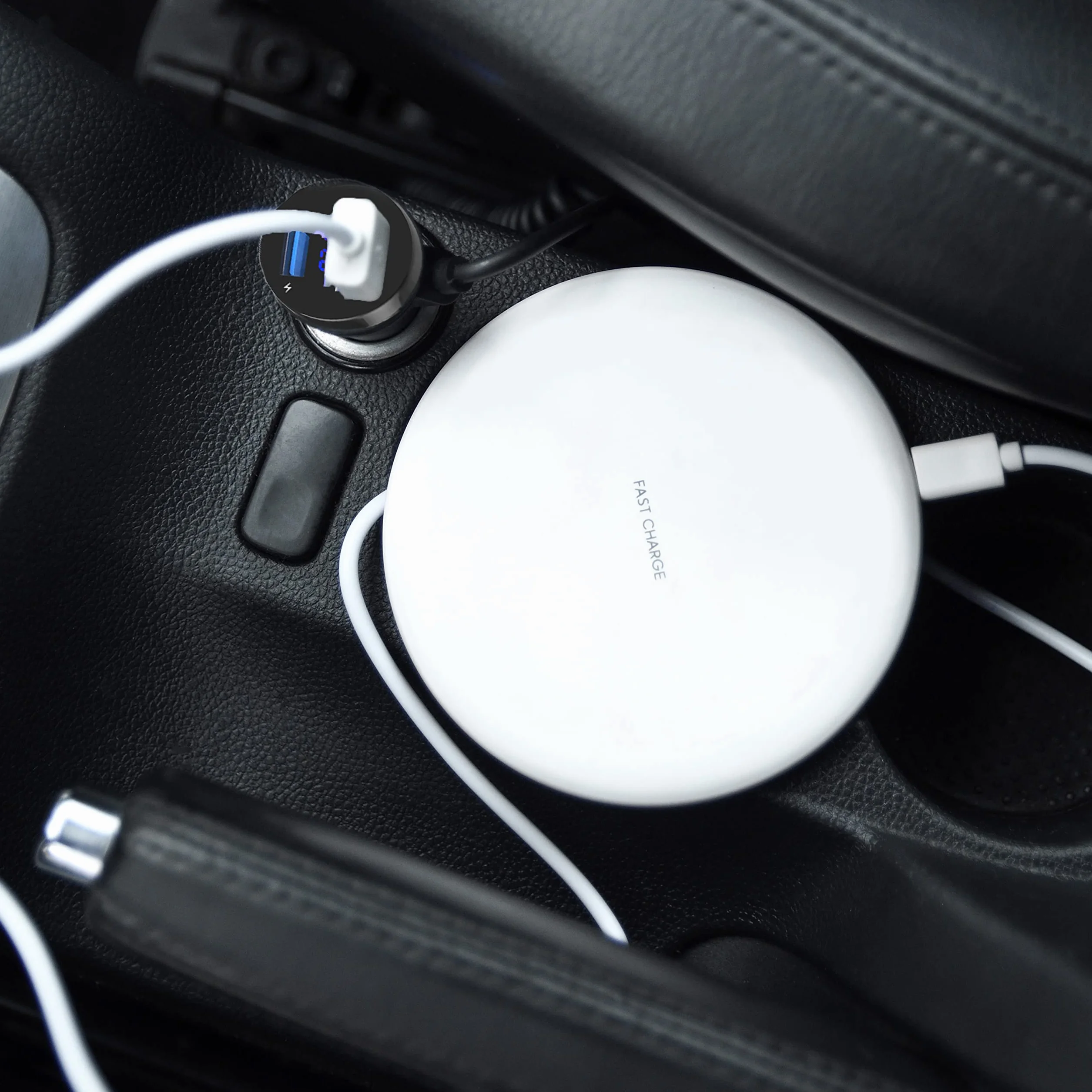 Retoo Adapter Bluetooth, Nadajnik FM Samochodowy, Bezprzewodowy QC 3.0, Szybka Ładowarka, Adapter do Radia FM z Wyświetlaczem i Zestawem Głośnomówiącym