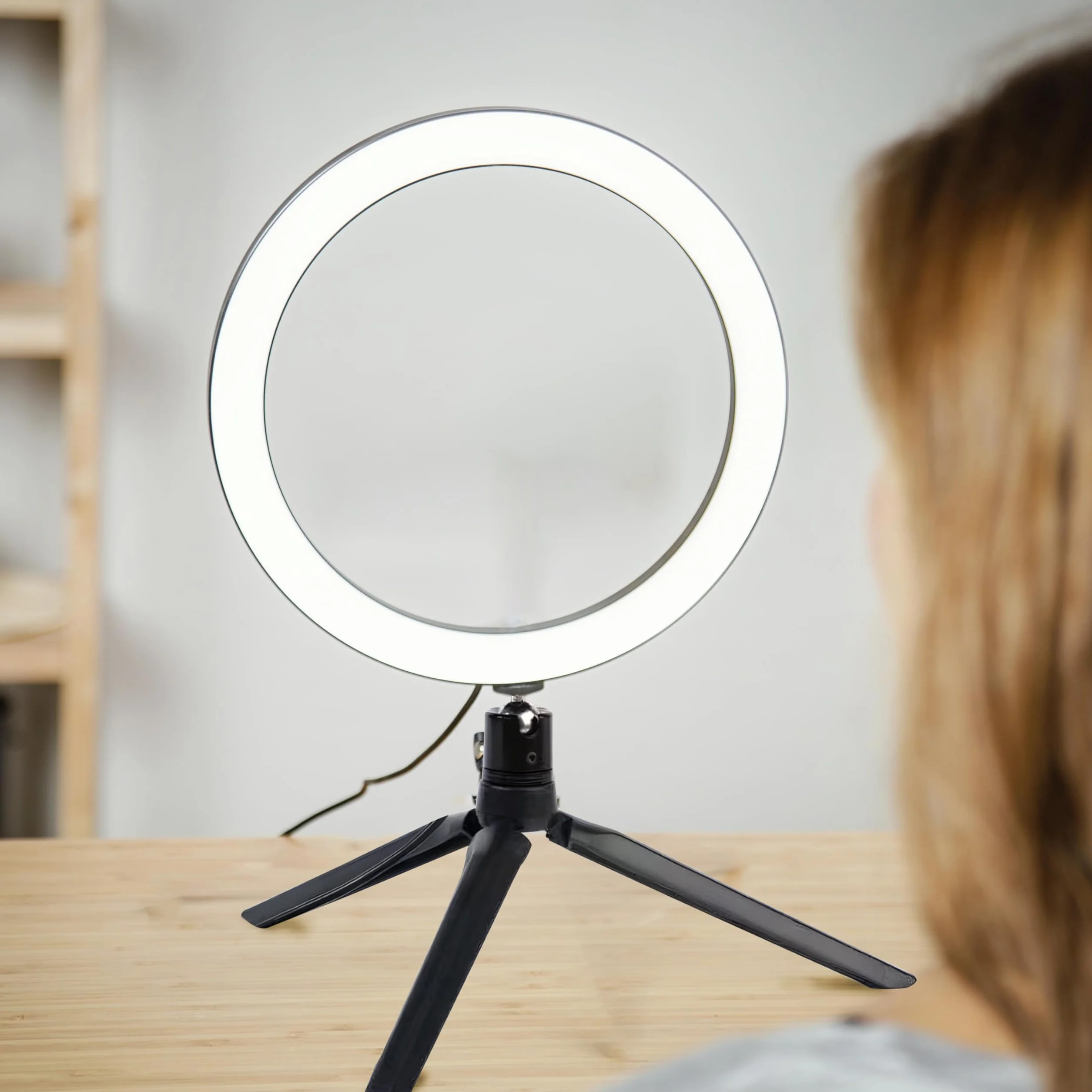 Retoo Lampa pierścieniowa do Selfie Oświetlenie LED Statyw do Nagrywania Wideo Robienia Zdjęć Makijażu Kabel USB Fotografia Średnica 13 cm 3 Tryby Świecenia Moc 7W