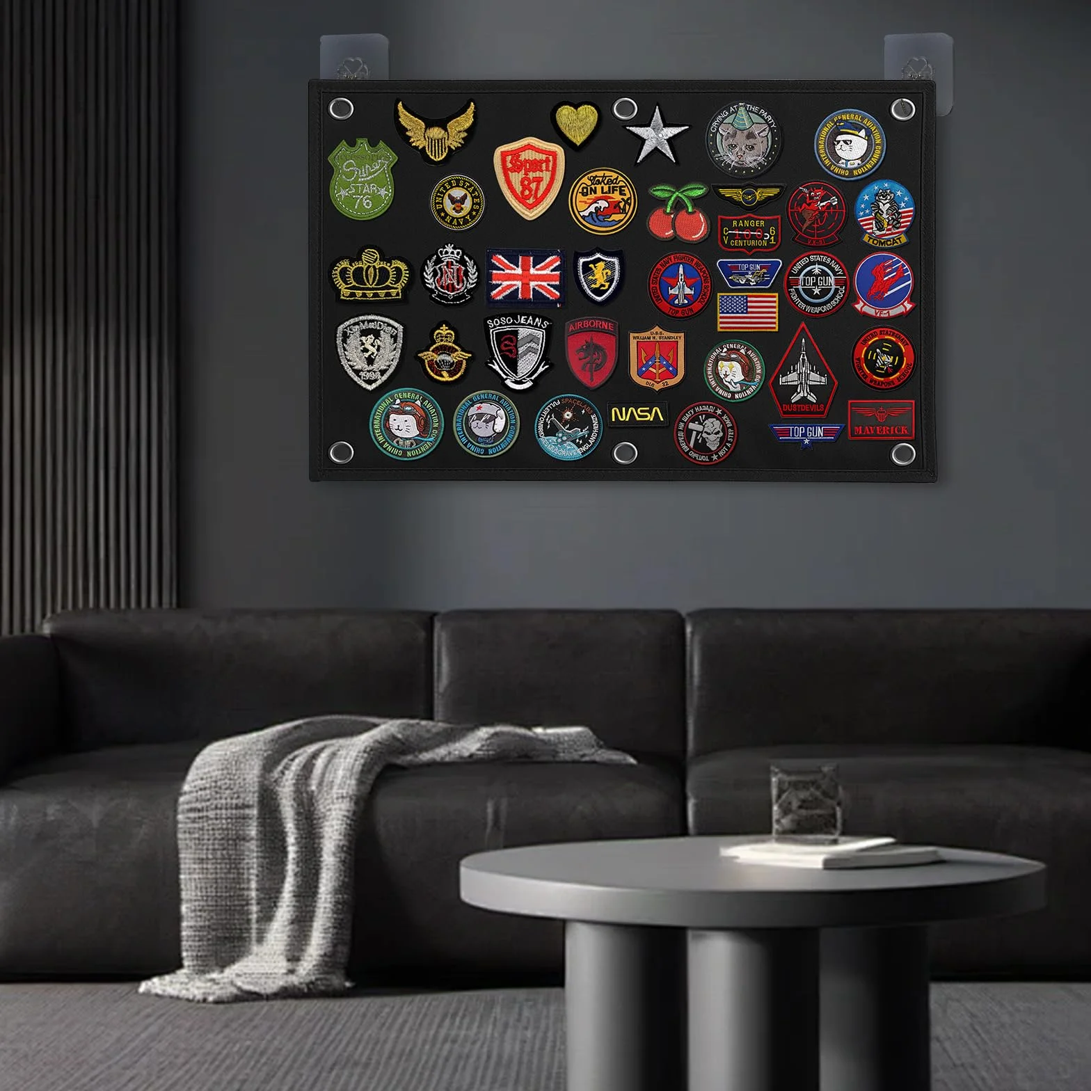 Tableau pour Écussons 60 x 45 cm, Panneau Organisateur Mural avec 6 Crochets, Affichage de Collection