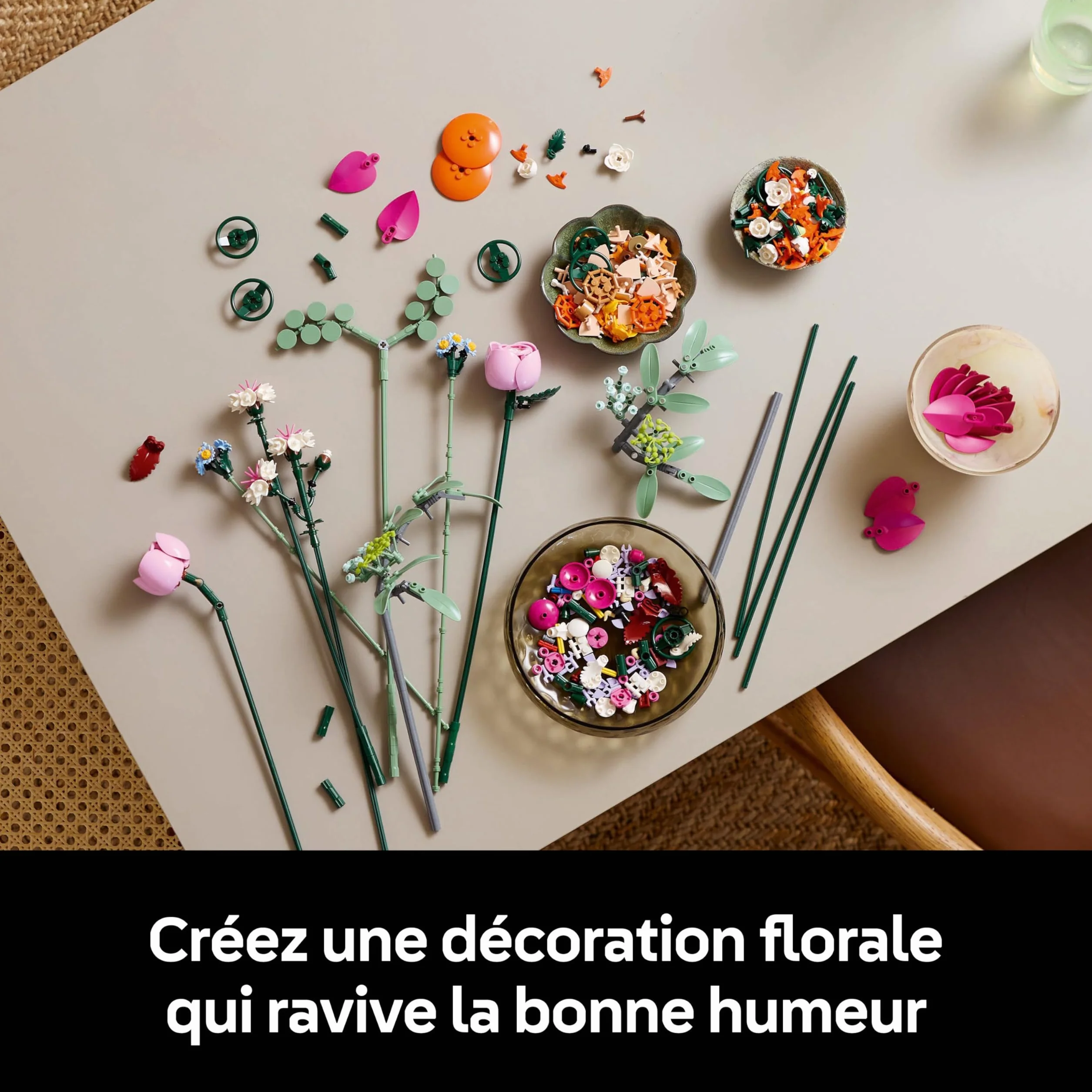 LEGO Botanicals 10342 Le Joli Bouquet de Fleurs Roses Set de Construction pour Adulte Plantes Artificielles Décoration Intérieure