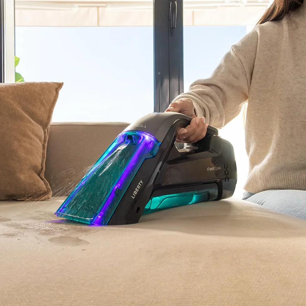 Cecotec Aspirateur de Tapisseries à Main Conga Hand Carpet&Spot Clean 1500, 50 W, Pulvérisation d'Eau, Réservoir d'Eau Propre, Réservoir d'Eau Sale, Brosse à Poils, Autonomie 20 Minutes, Portable