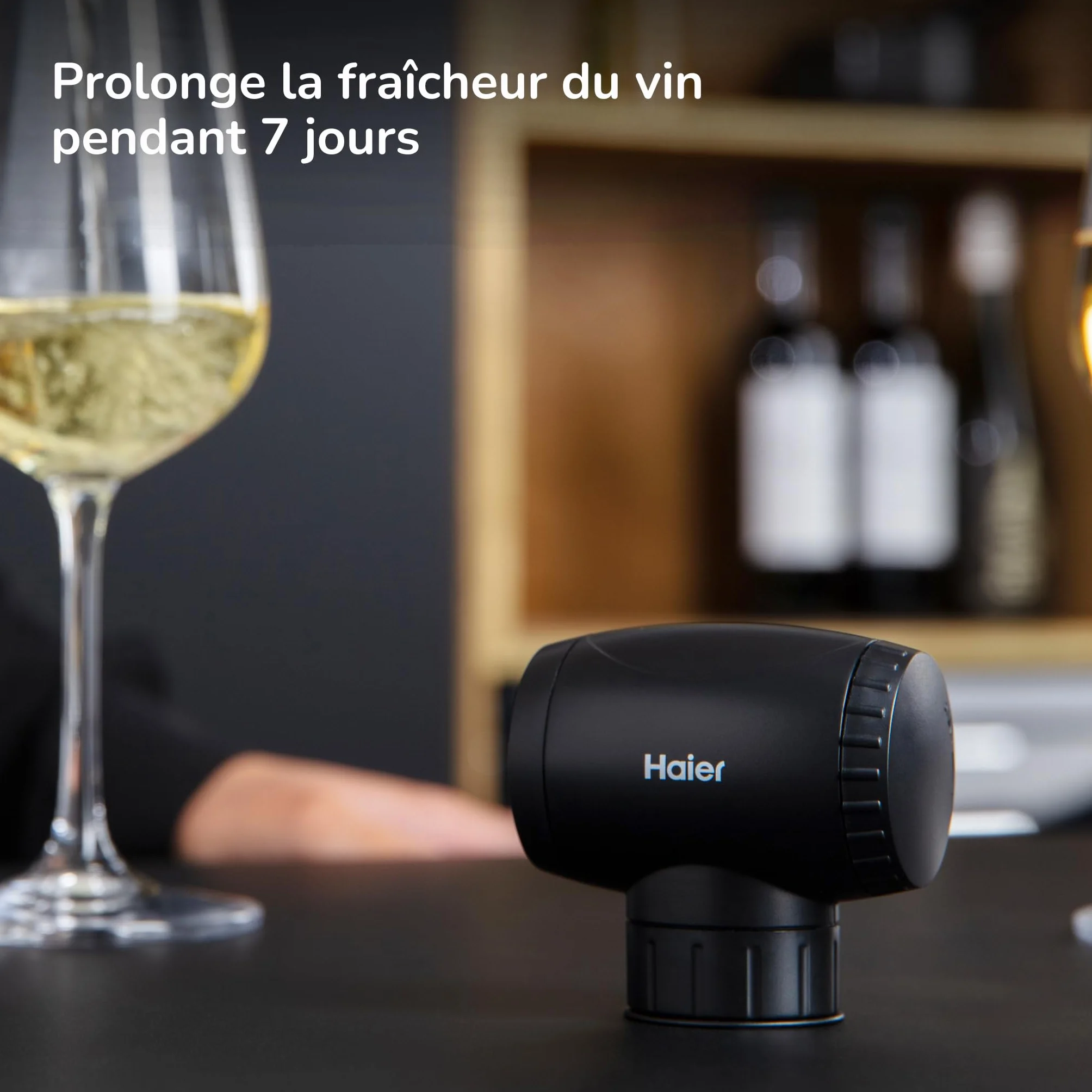 Haier Pack D'Accessoires à Vin - Pompe vide air électrique, conservez votre Bouteille jusqu'à 7 jours après ouverture - Thermomètre à vin, Indicateur de Température pour un service optimal