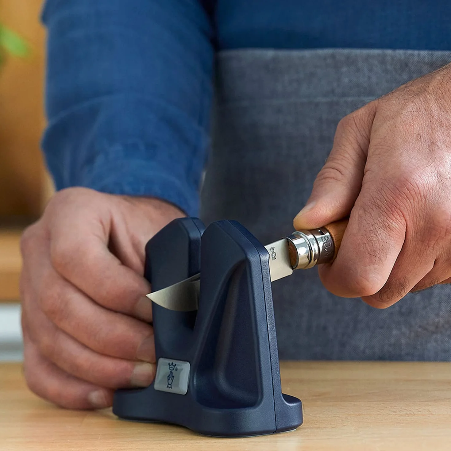 Opinel Petit Aiguiseur Manuel Angle Auto-Ajustable Tous Couteaux