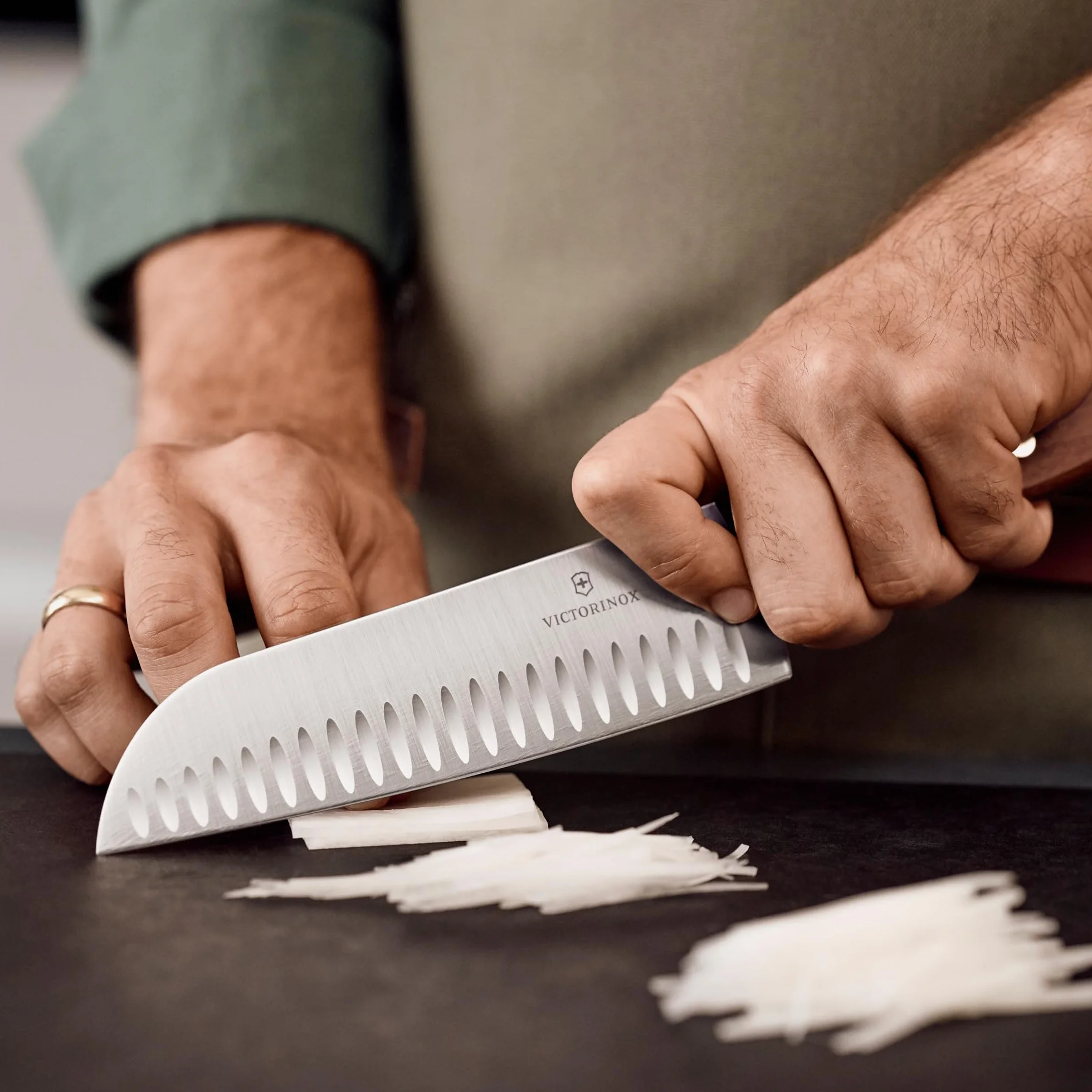 Victorinox Wood Couteau Santoku, Érable Modifié, Lame Alvéolée, 17 Cm, Boîte Cadeau