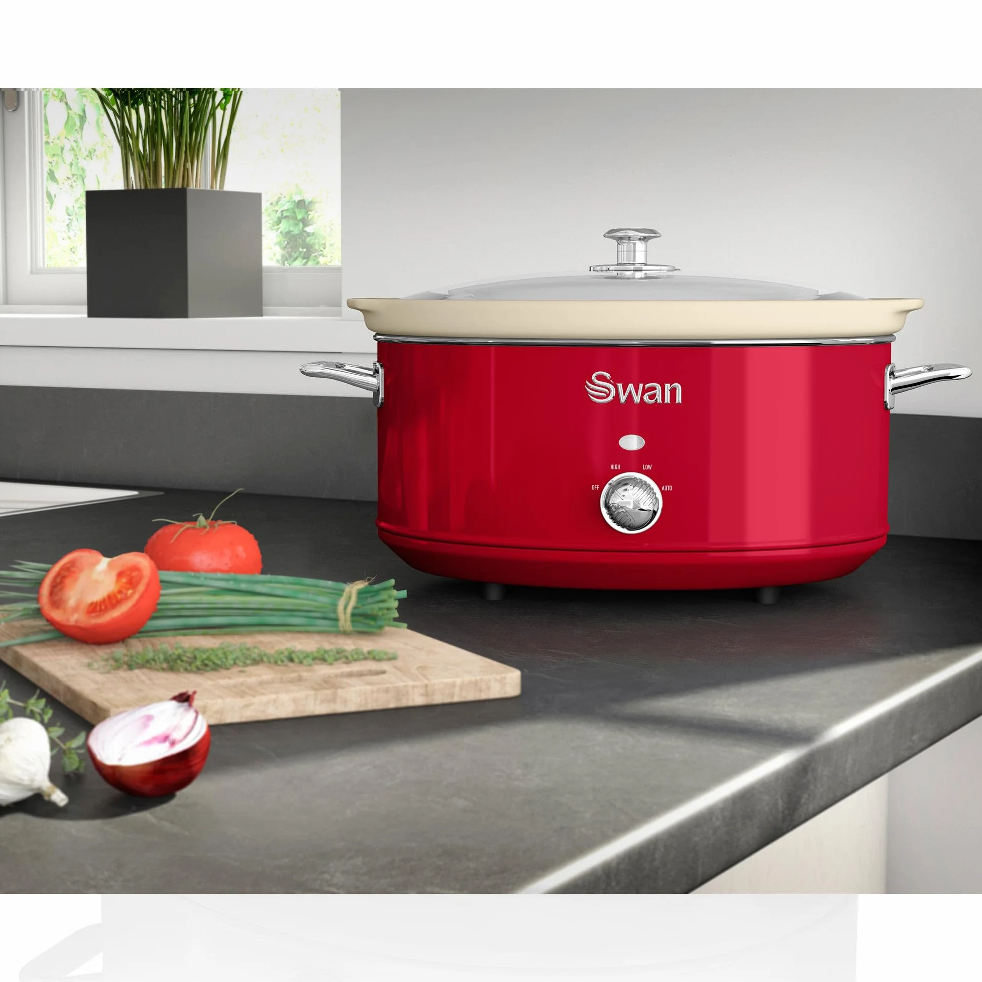 Swan Retro SF17031RNEU Mijoteuse, Récipient de Cuisson Amovible de 6,5 Litres, Slow Cooker, Céramique Antiadhésive sans PFOA ni PTFE, 3 Niveaux de température, Design Vintage, Rouge, 320W