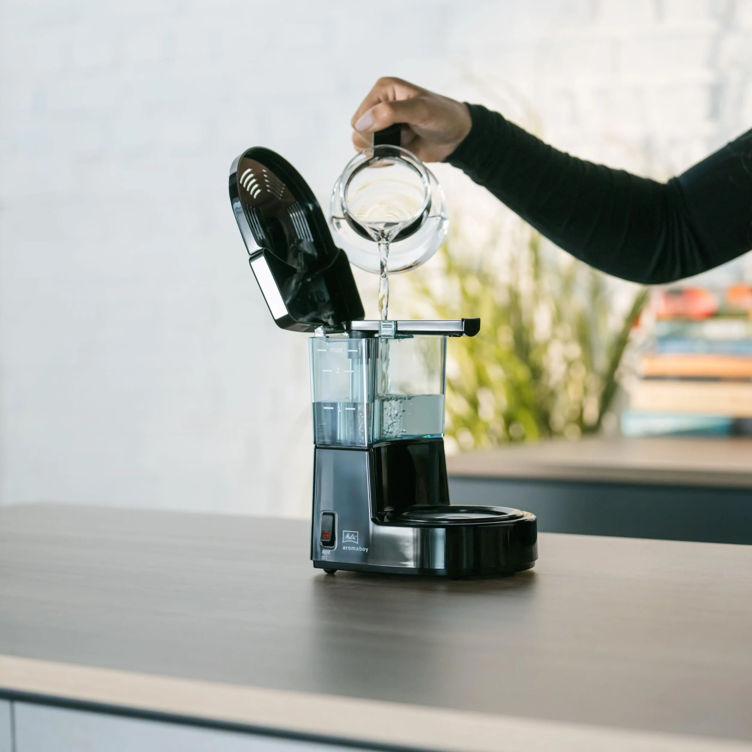 Melitta, Cafetière Filtre AROMABOY 0,25L Blanc, Design Compact, Température d'Infusion Optimale, Fonction Arrêt automatique, Porte-filtres 100 pour 2 tasses,1015-01,500W