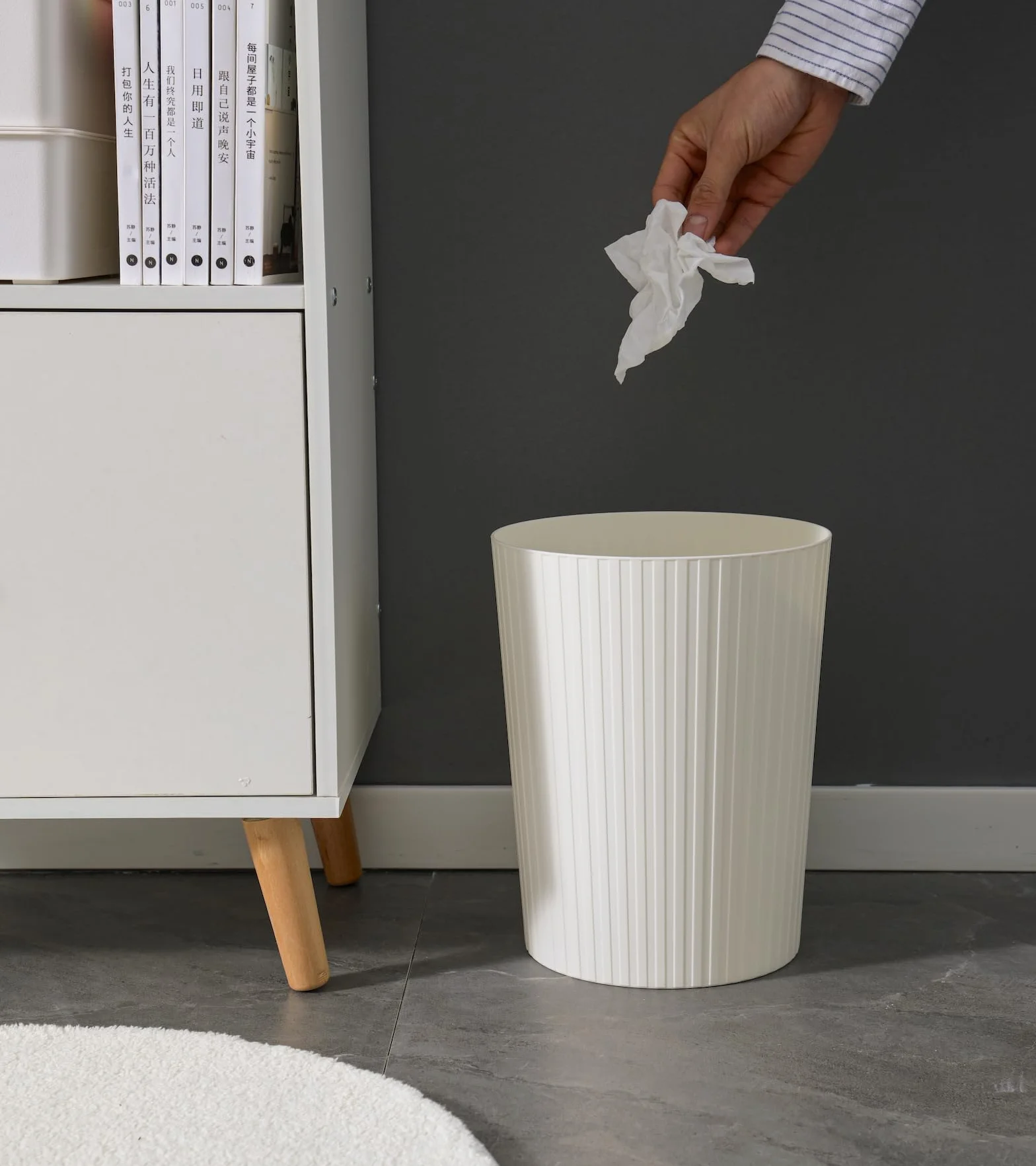 Cetomo Corbeille à Papiers Poubelle en Plastique à Rayures Ronde 7.2L 3 Pièces Empilable Sans BPA Blanc