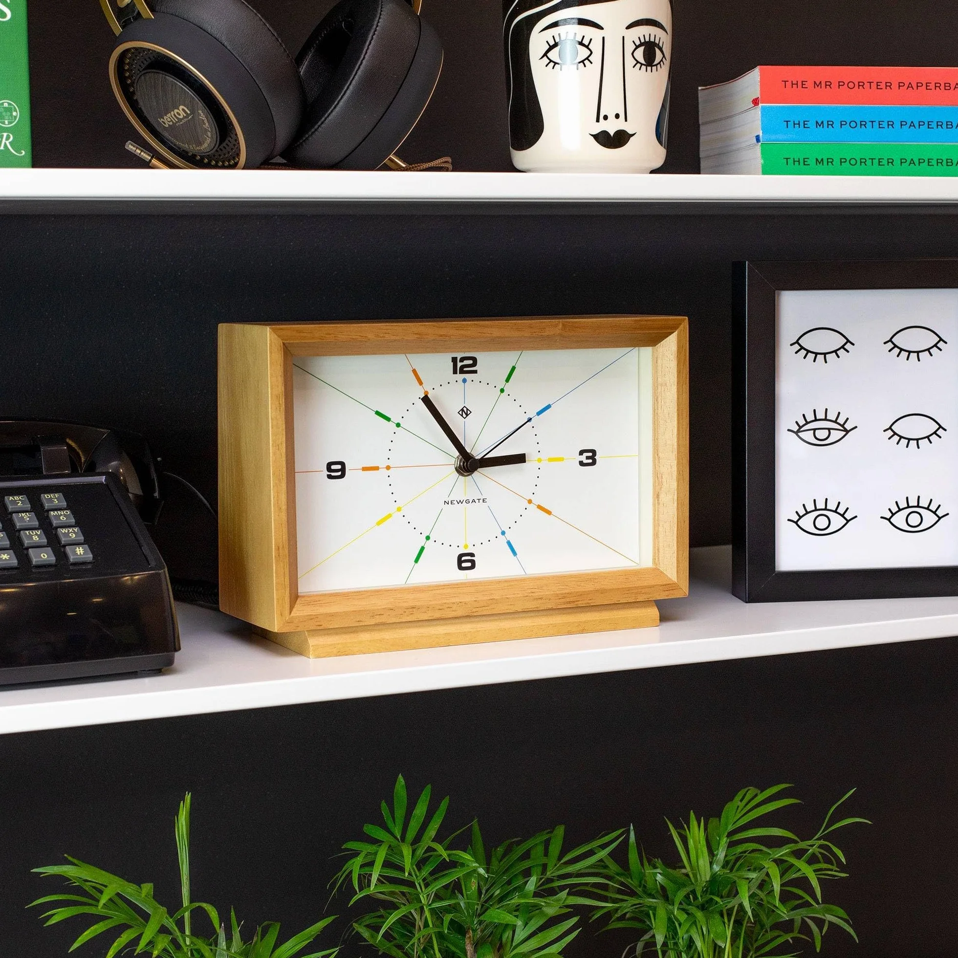 NEWGATE® Hollywood Horloge de Bureau Bois Massif Finition Chêne Pâle Style Milieu du Siècle