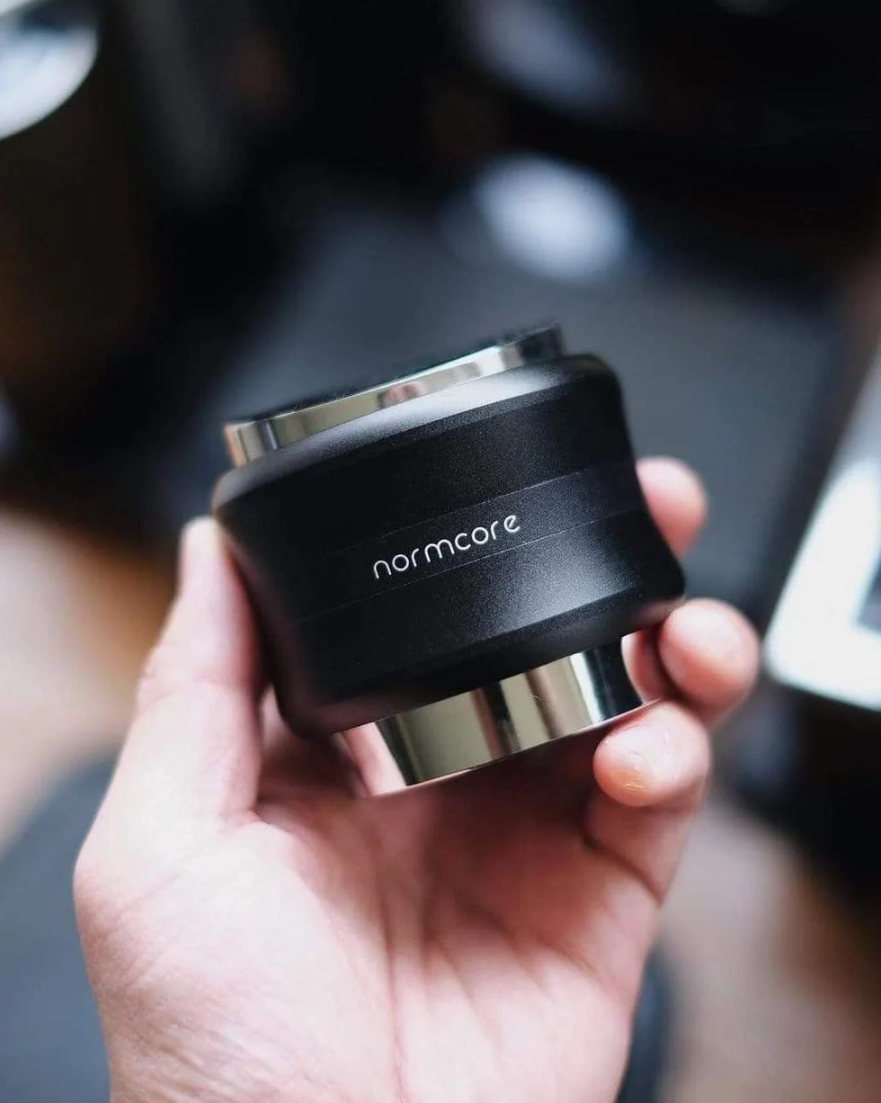 Normcore Distributeur de café 2 en 1 et tamper Niveleur à expresso double tête réglable Convient pour porte-filtre 58 mm Barista et usage domestique