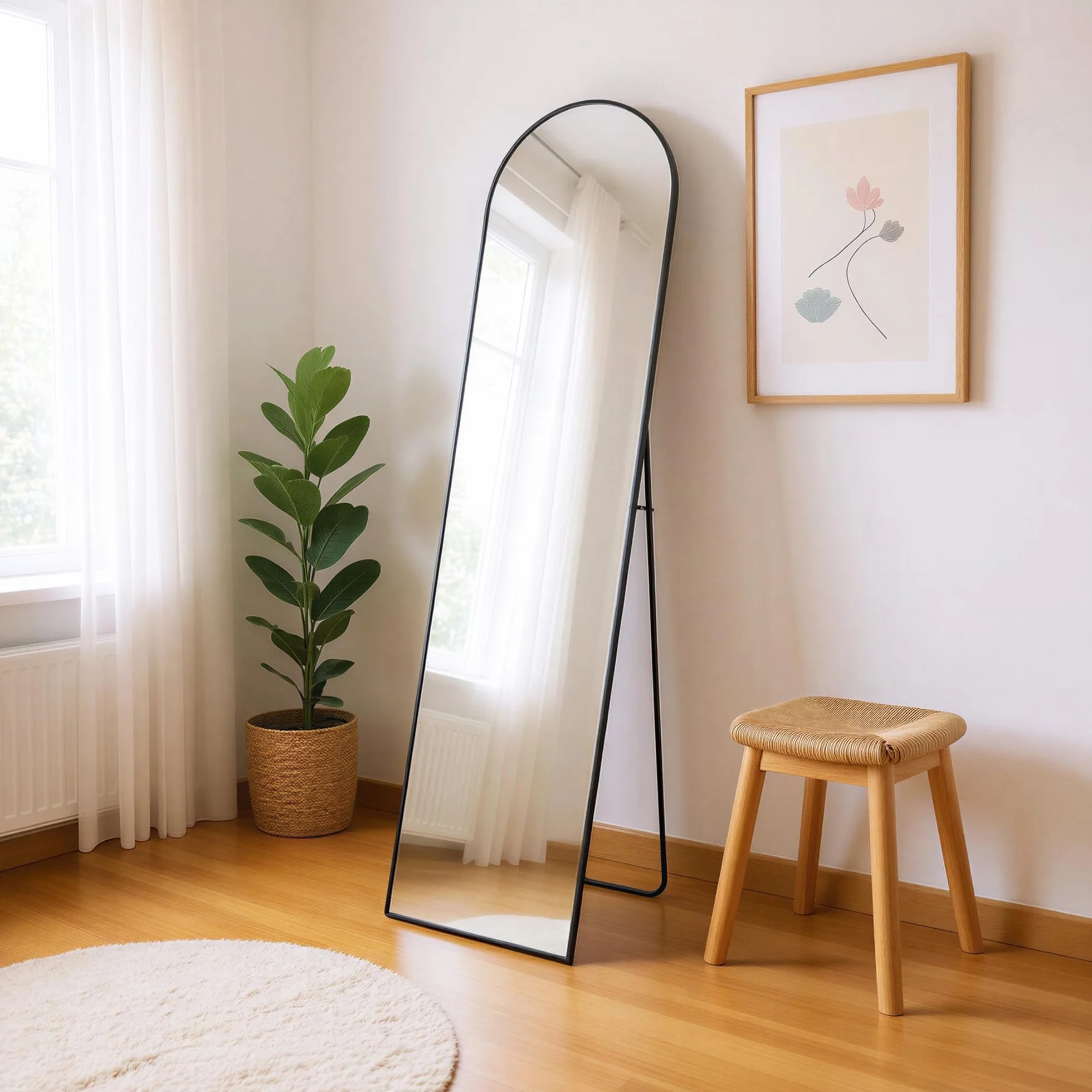 Amazon Basics Miroir Arche Pleine Longueur 149,9cm x 40,6cm, Fixation Murale, Noir
