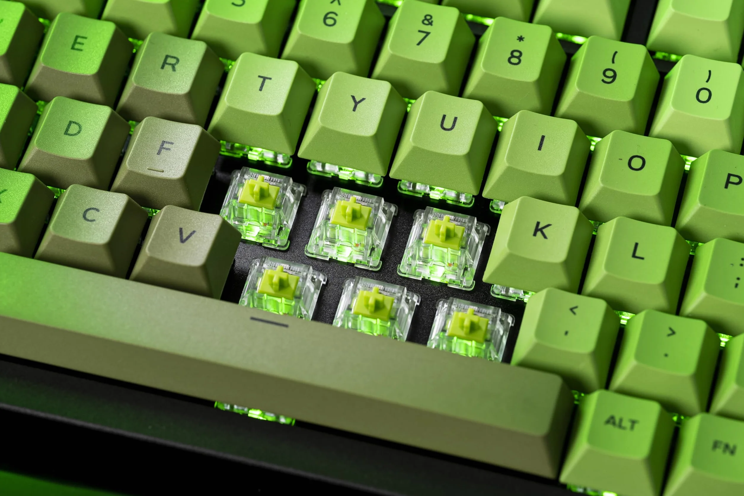Glorious Gaming – 36 przełączników klikalnych do klaw. mech. – kompatybilne z GMMK 2/PRO i klaw. num. GMMK, efekt kliknięcia, przezroczyste (maks. efekt RGB), aktywacja 55 g, 5 bolców – smar