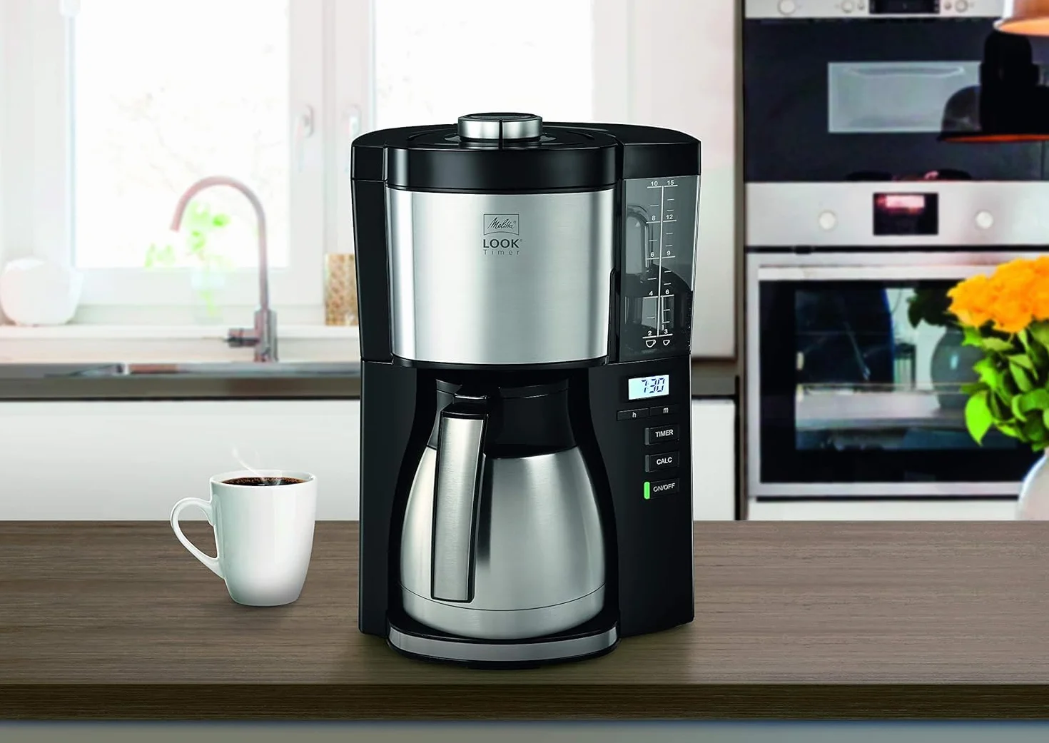 Melitta Cafetière à filtre Look V Therm Timer Noire, avec Carafe thermique et fonction minuterie, Réservoir d'eau amovible et programme de détartrage, capacité 10-15 tasses, modèle 1025-18