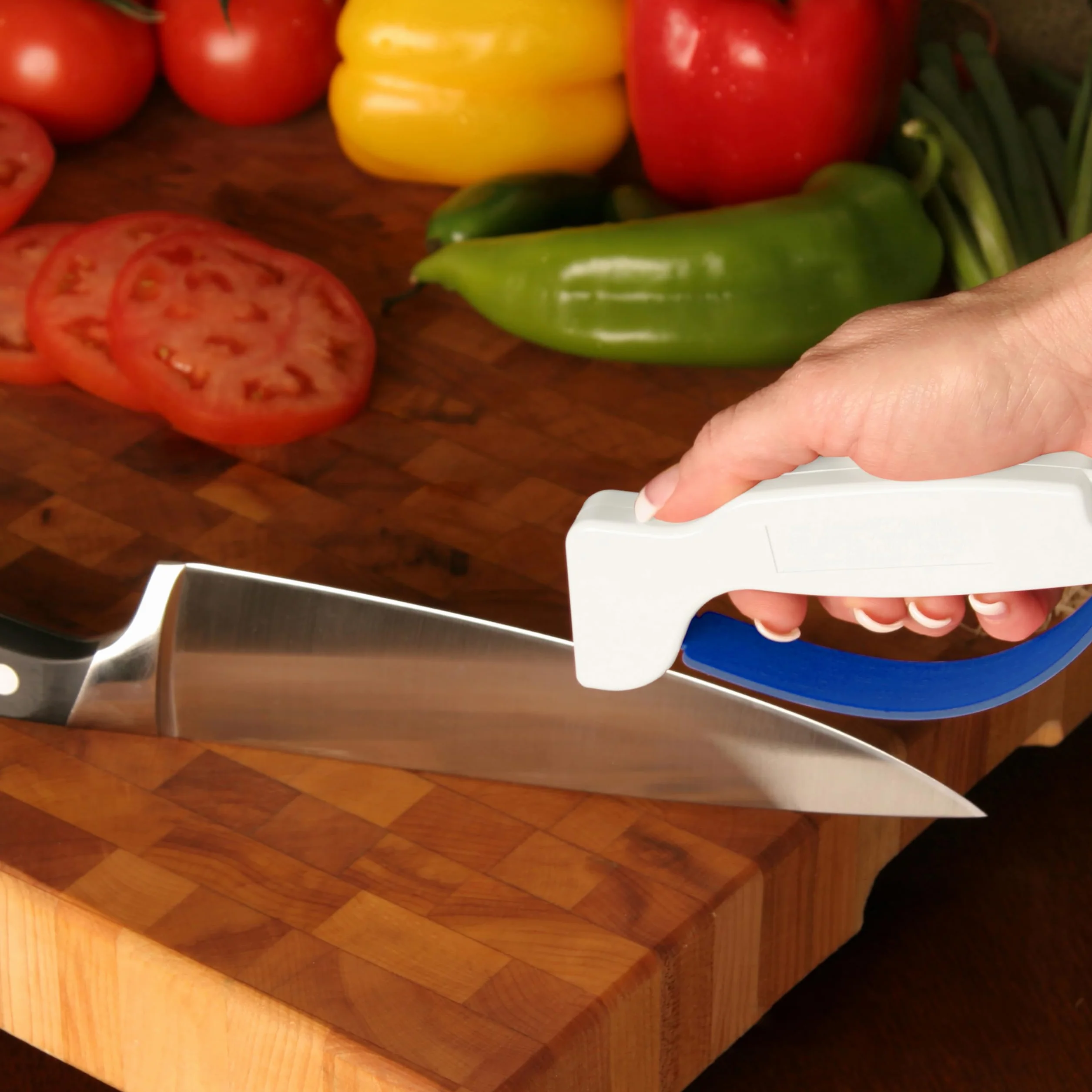 ACCUSHARP Aiguiseur de Couteaux Ergonomique Compact Facile à Utiliser pour Couteaux Droits et Dentelés Blanc