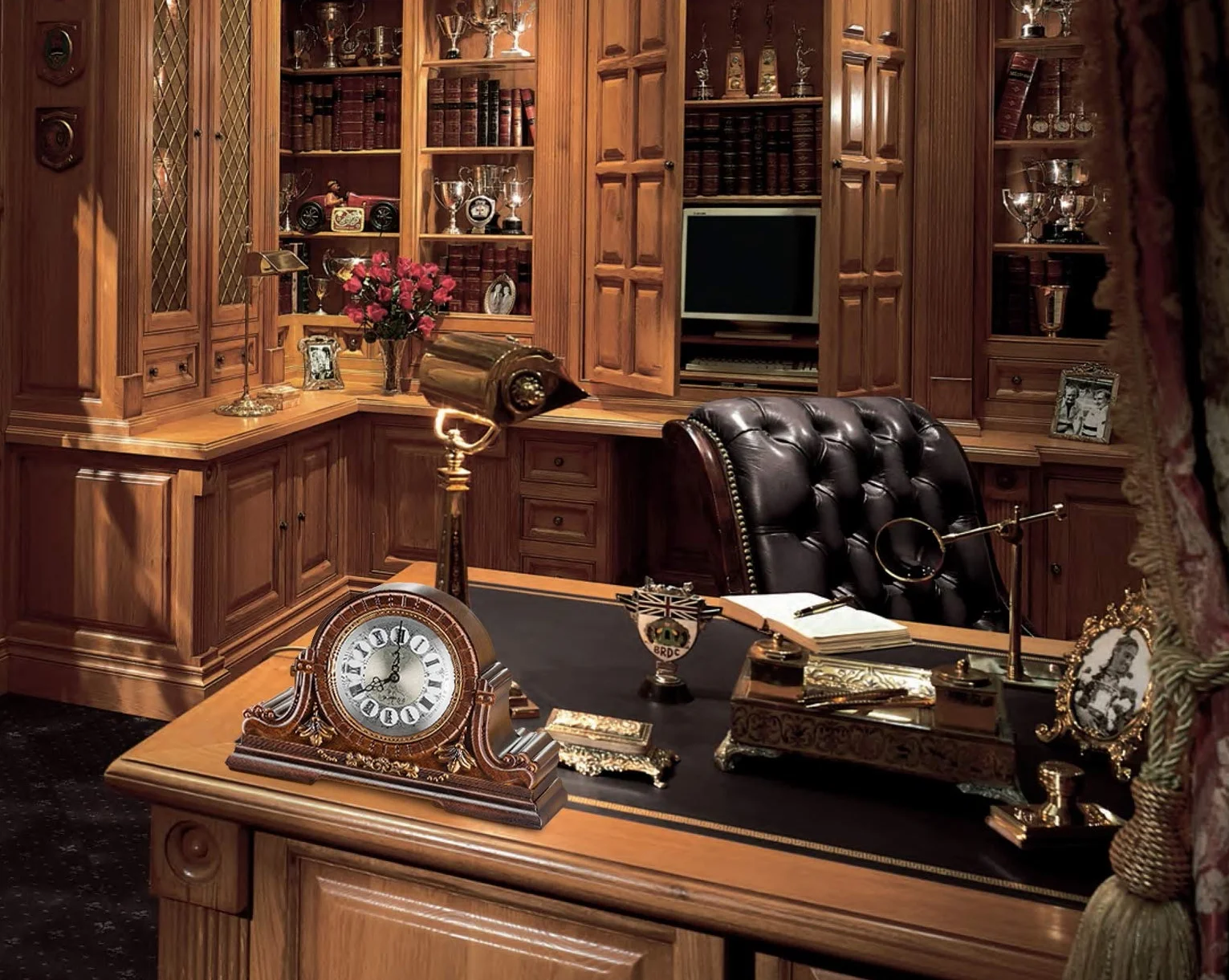 Decodyne Grande Horloge de Cheminée Antique Chiffres Romains Imitation Bois